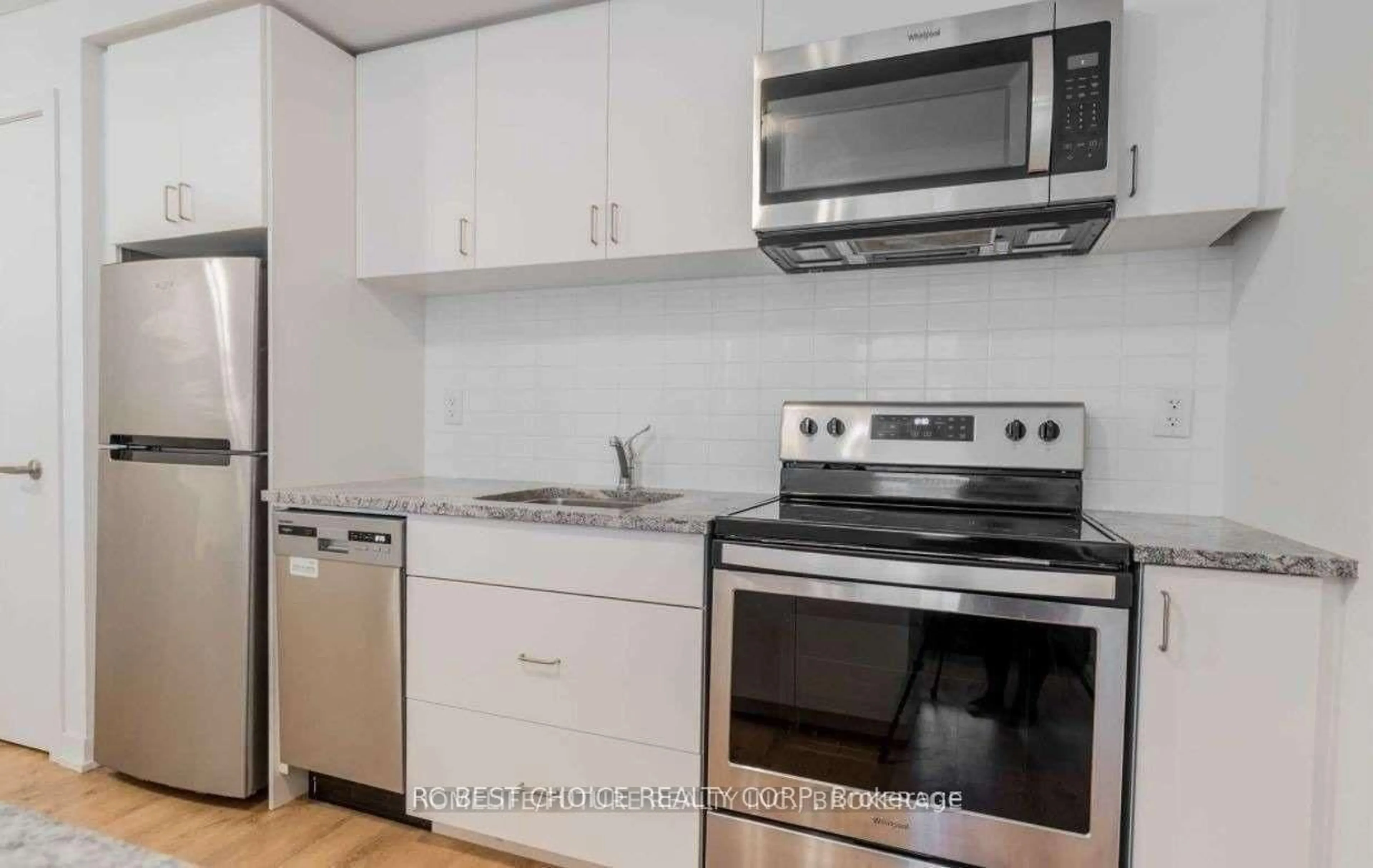 Standard kitchen, wood/laminate floor for 1760 Simcoe St #74, Oshawa Ontario L1G 0C3