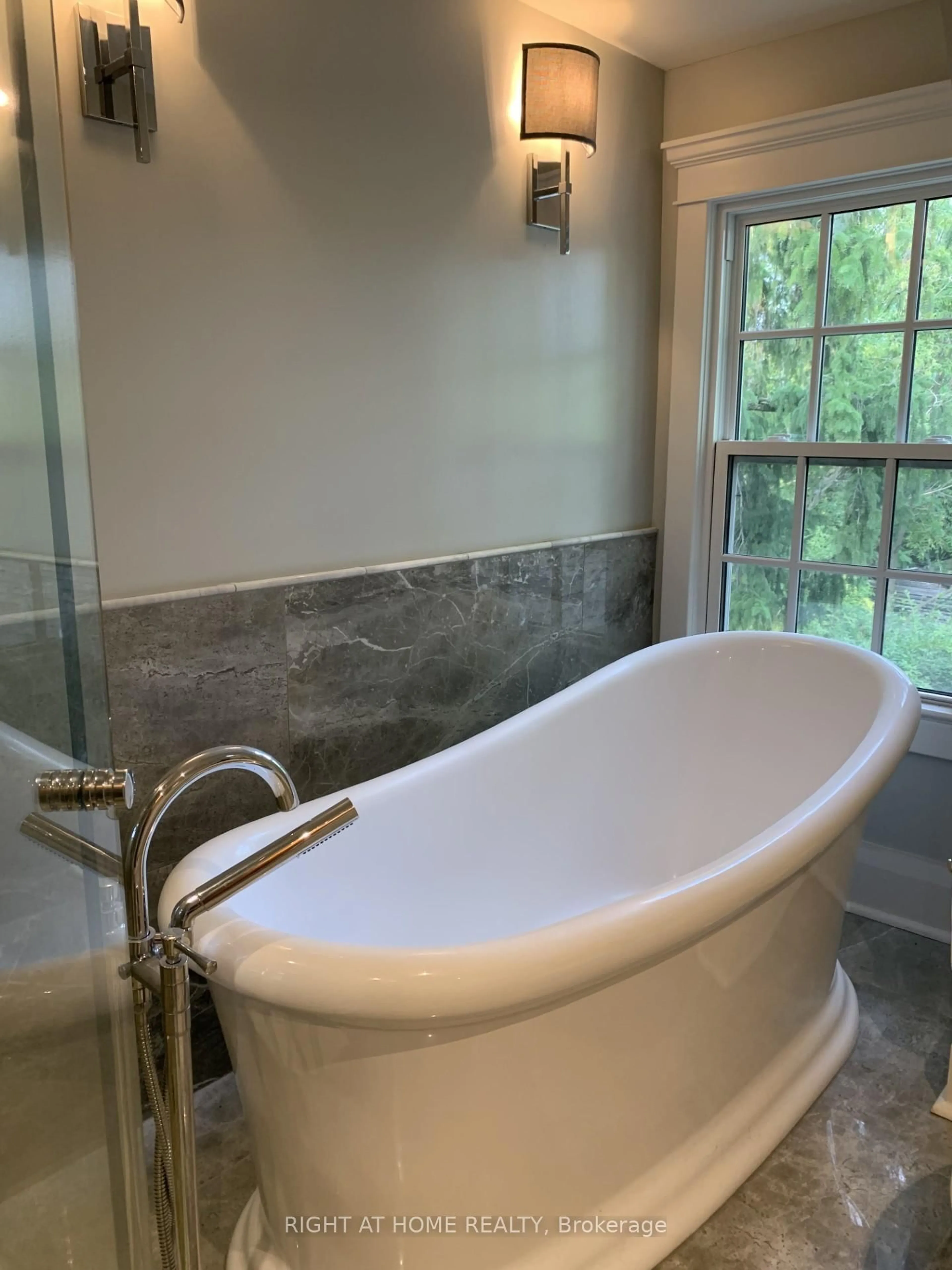 Contemporary bathroom, ceramic/tile floor for 185 Uxbridge-Pickering Line, Pickering Ontario L1Y 0A4