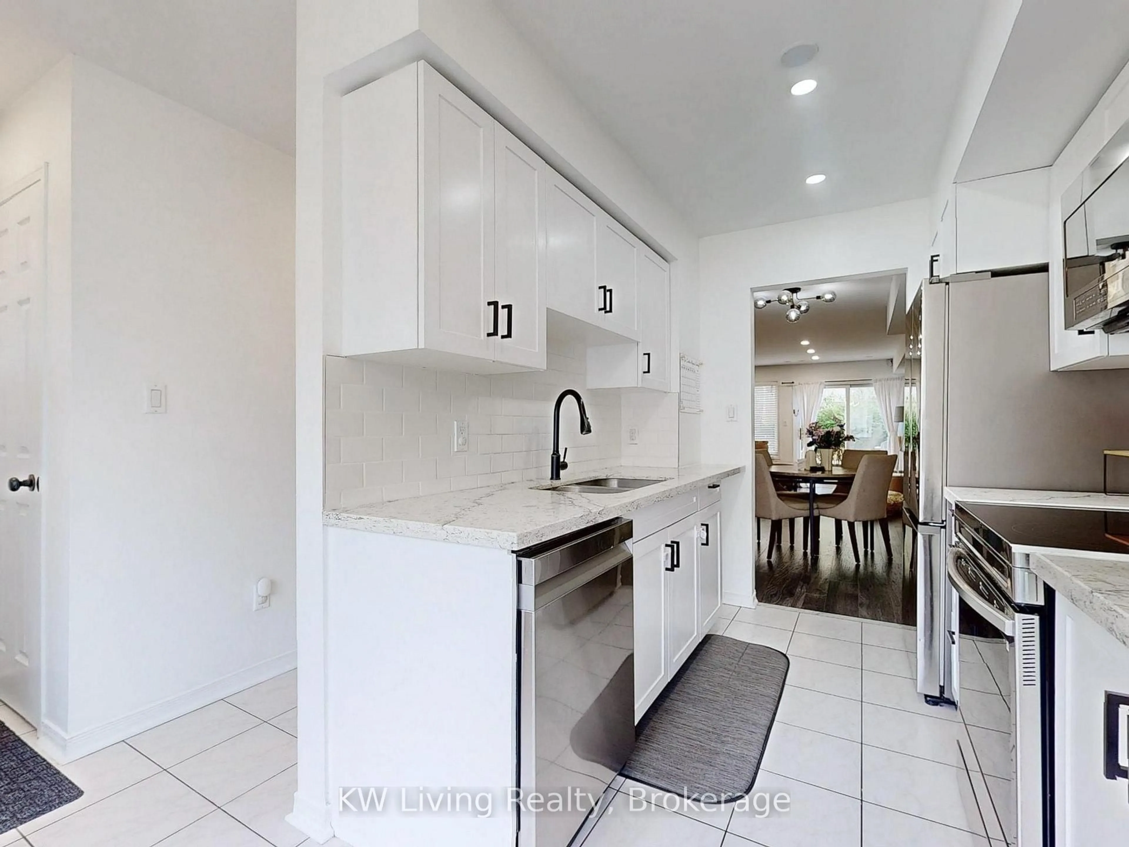 Unknown for 29 Rosebank Dr #303, Toronto Ontario M1B 5Y7
