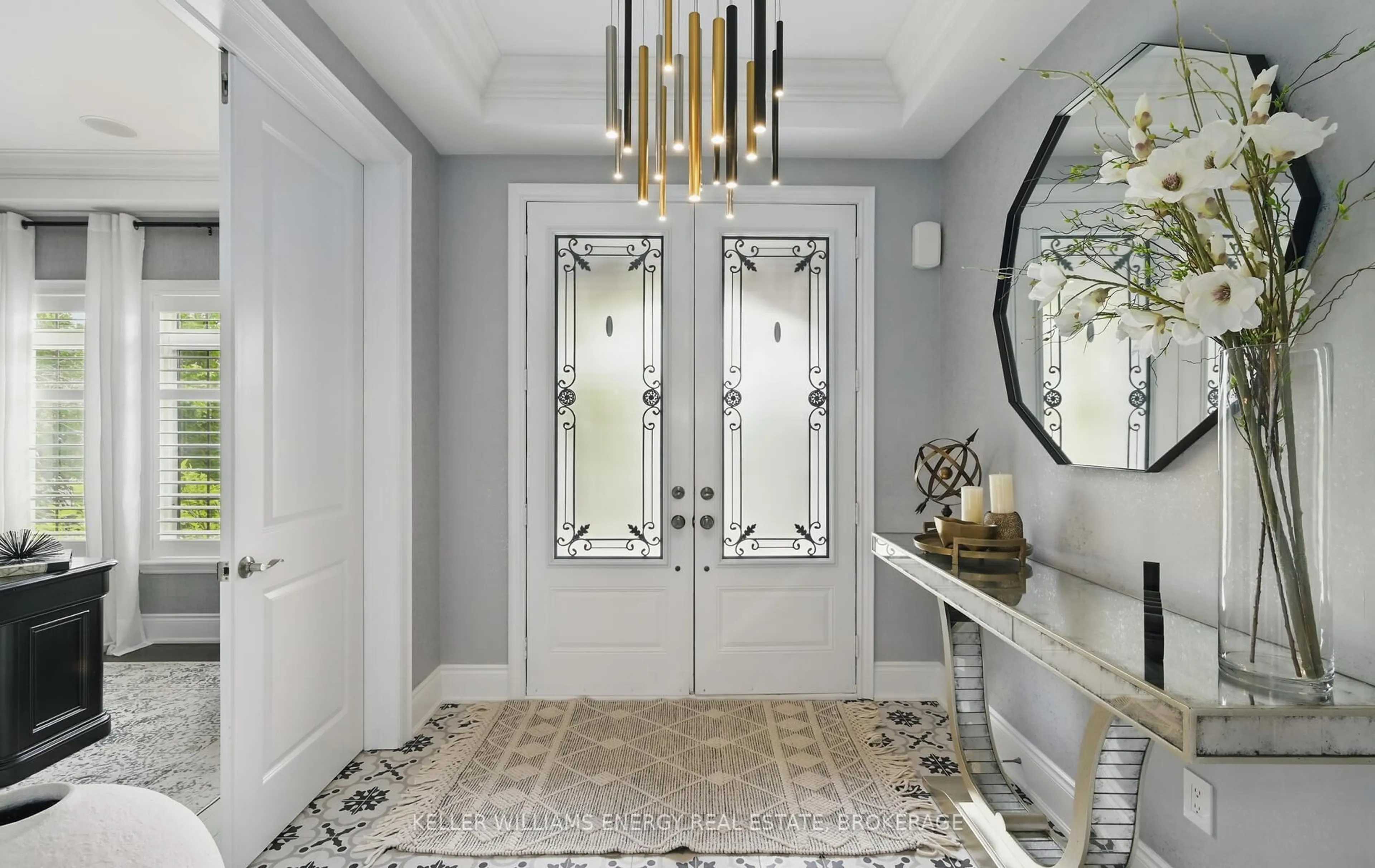 Indoor entryway for 48 Coach Cres, Whitby Ontario L1R 0L1