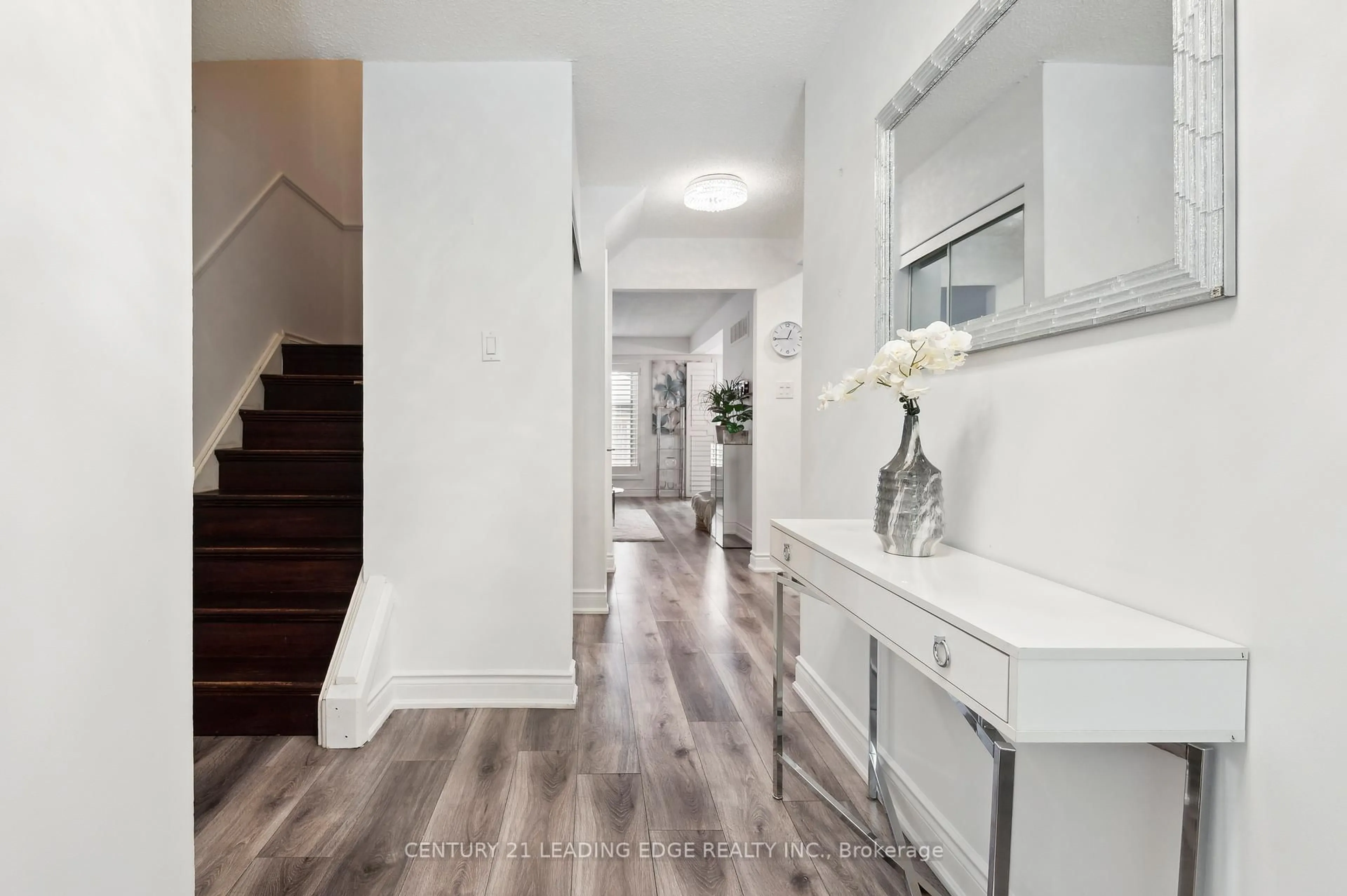 Indoor entryway for 4662 Kingston Rd #150, Toronto Ontario M1E 4Y7