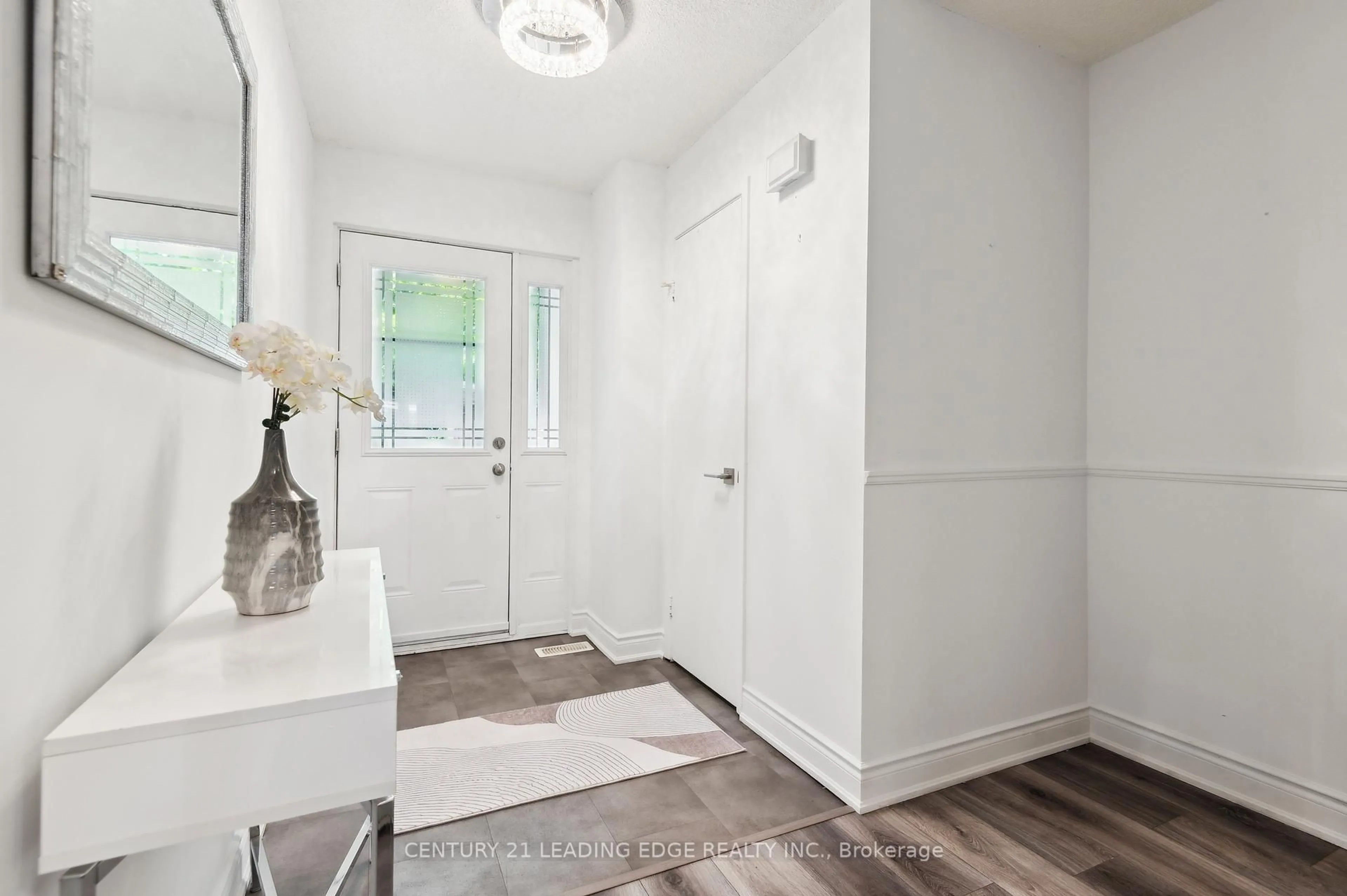 Indoor entryway for 4662 Kingston Rd #150, Toronto Ontario M1E 4Y7