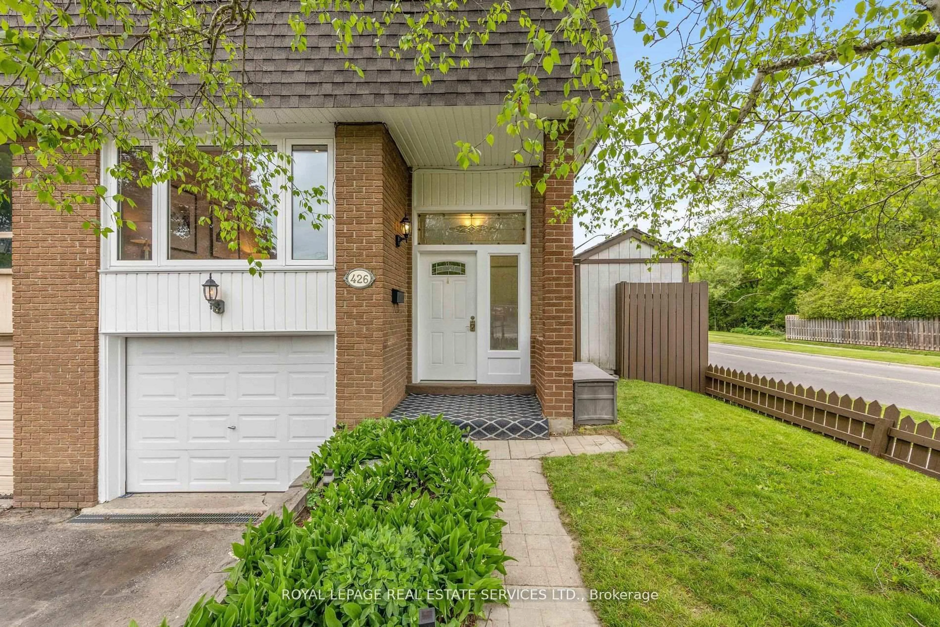 Home with brick exterior material, street for 426 Camelot Crt, Oshawa Ontario L1G 6P7