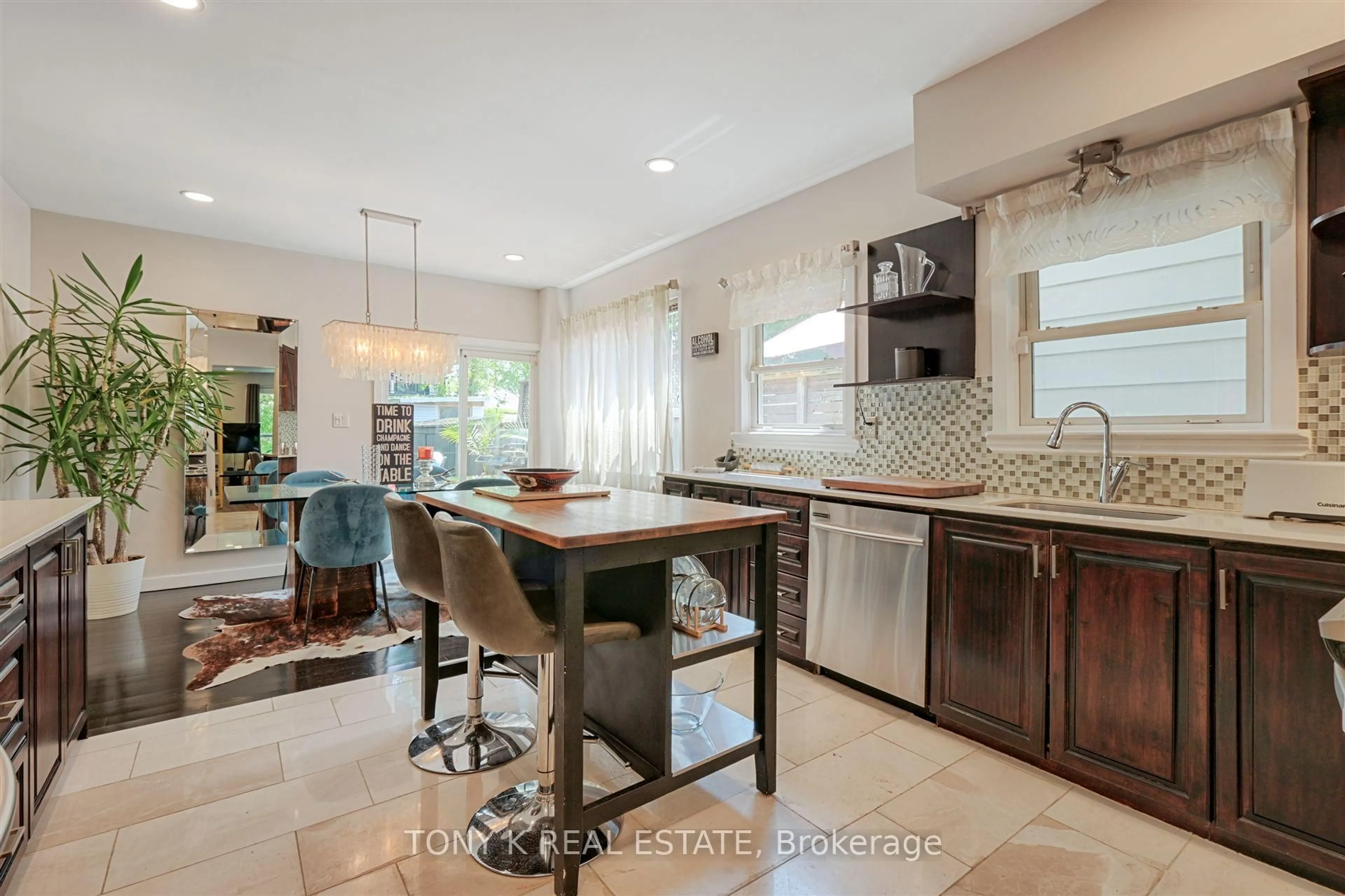 Open concept kitchen, ceramic/tile floor for 71 Madelaine Ave, Toronto Ontario M1L 2X6