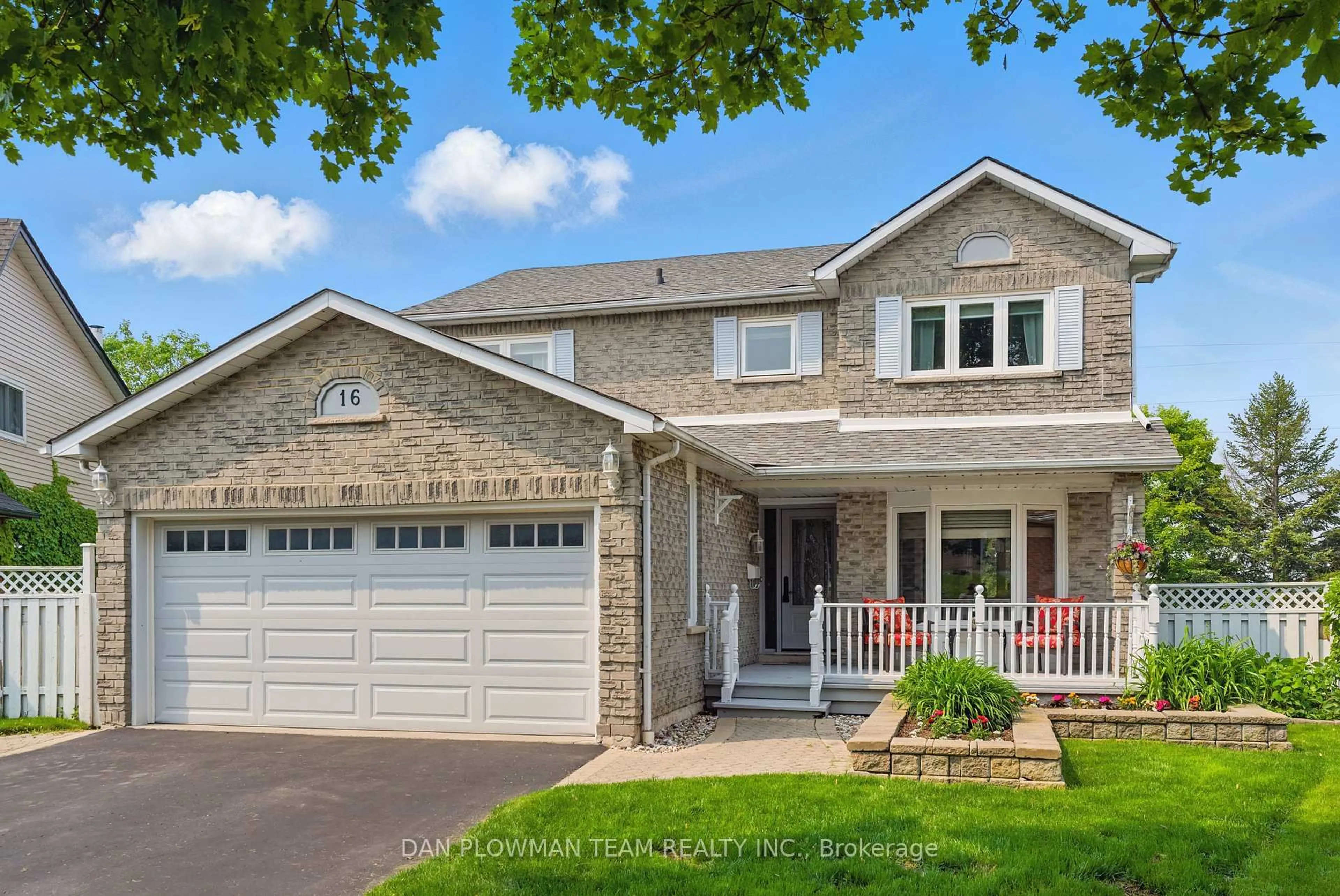Home with vinyl exterior material, street for 16 Greenview Crt, Whitby Ontario L1N 8J1