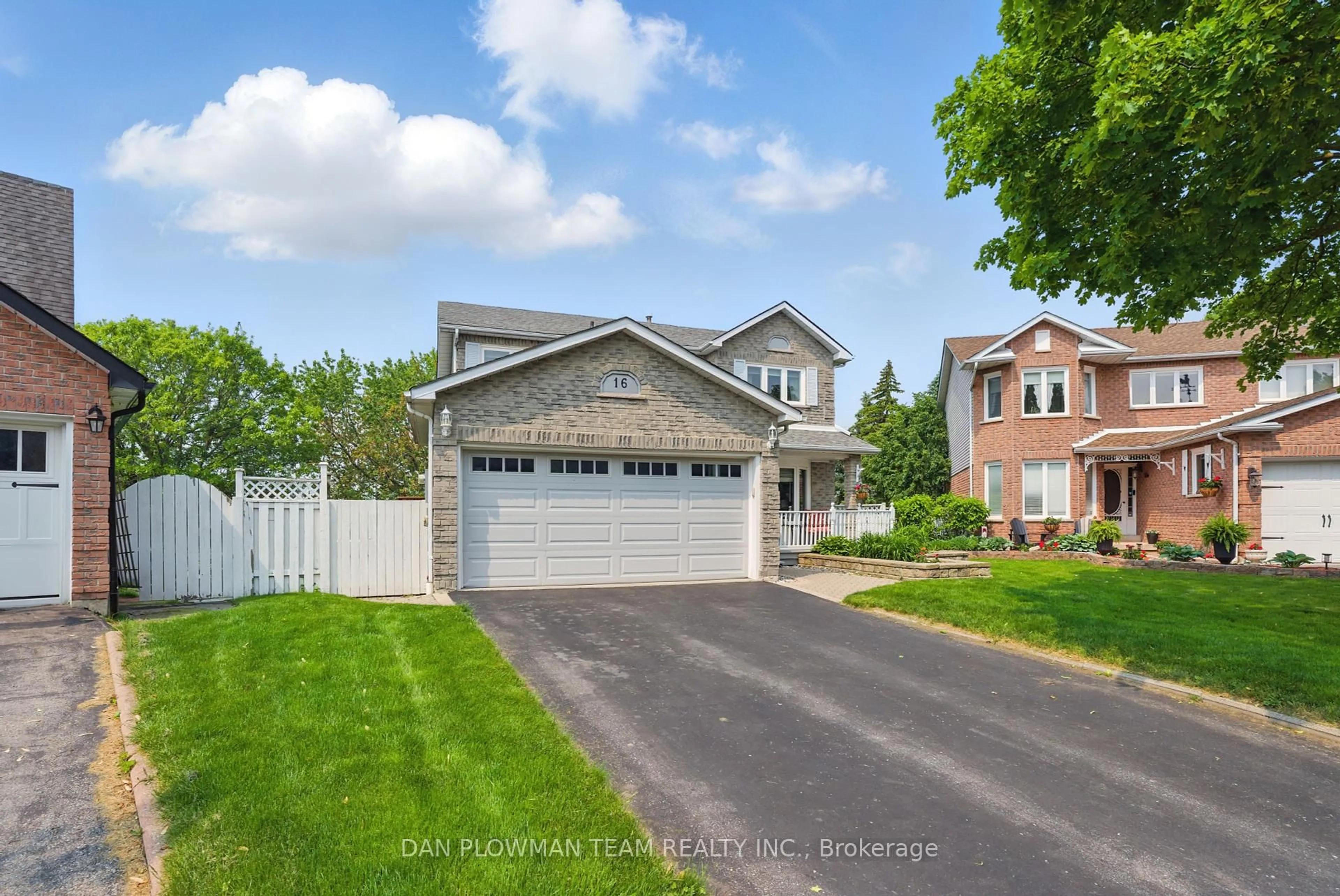 Home with vinyl exterior material, street for 16 Greenview Crt, Whitby Ontario L1N 8J1