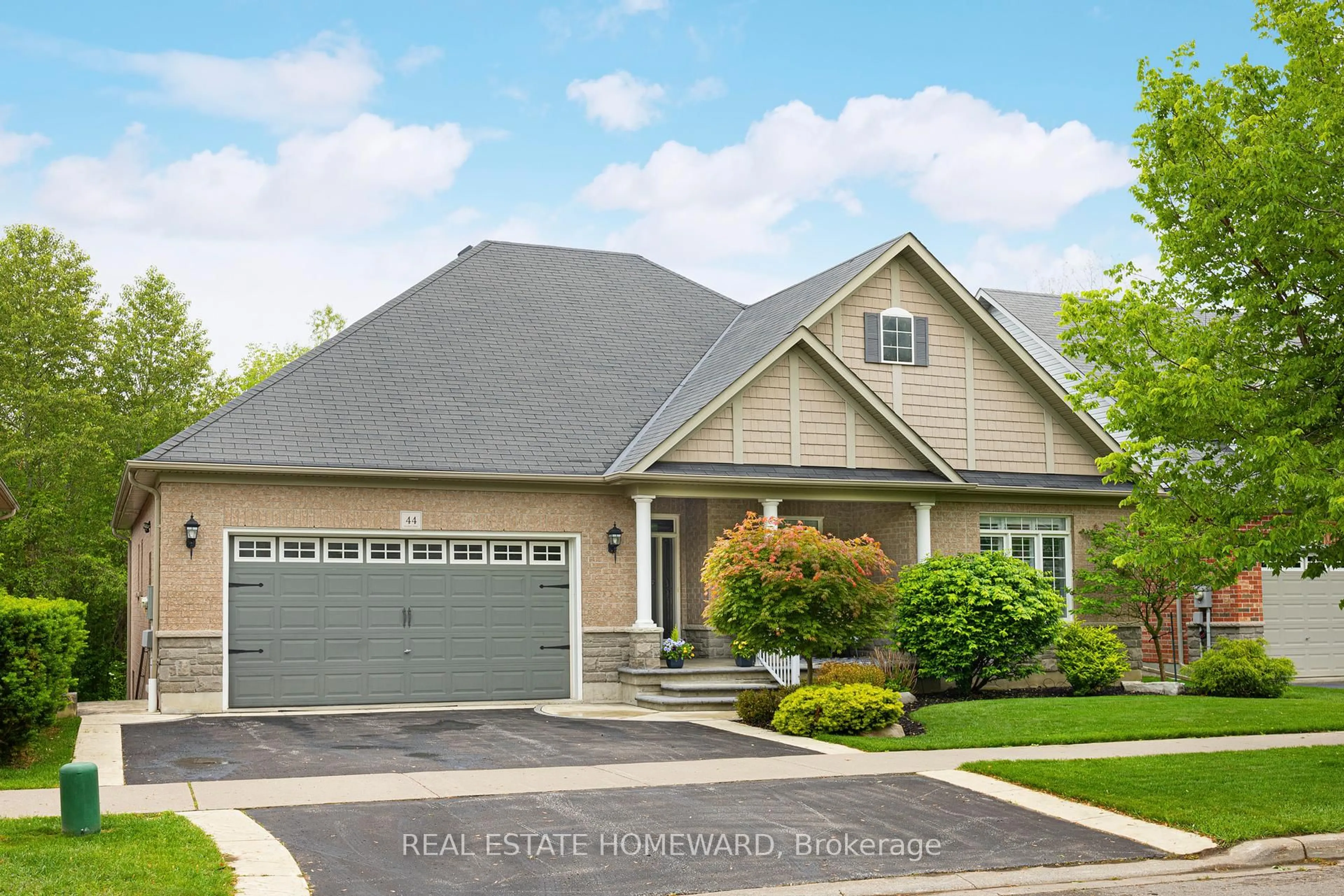 Home with vinyl exterior material, street for 44 Jane Ave, Clarington Ontario L1E 0A6