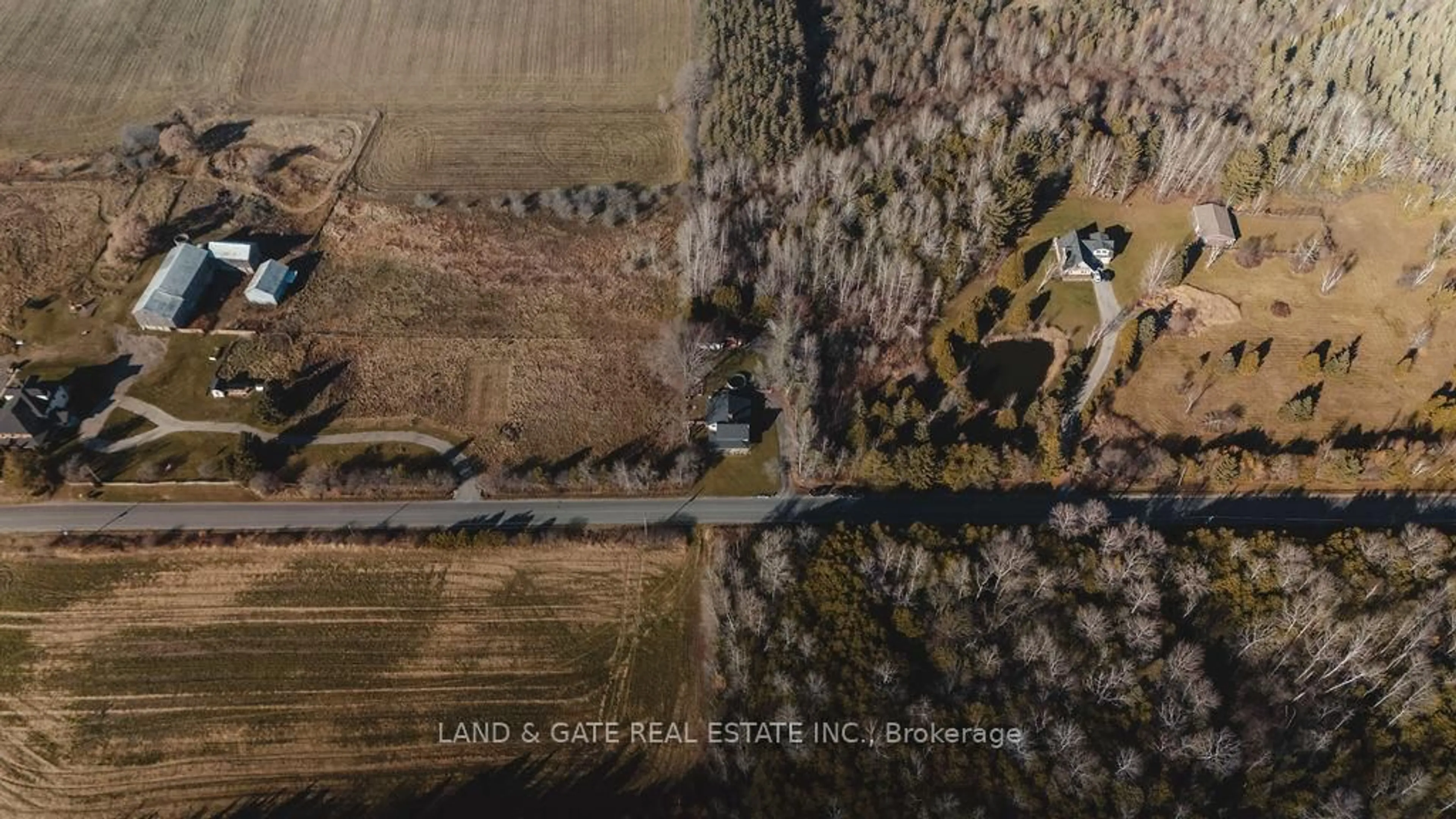 A pic from outside/outdoor area/front of a property/back of a property/a pic from drone, building for 4501 Devitts Rd, Scugog Ontario L0B 1B0