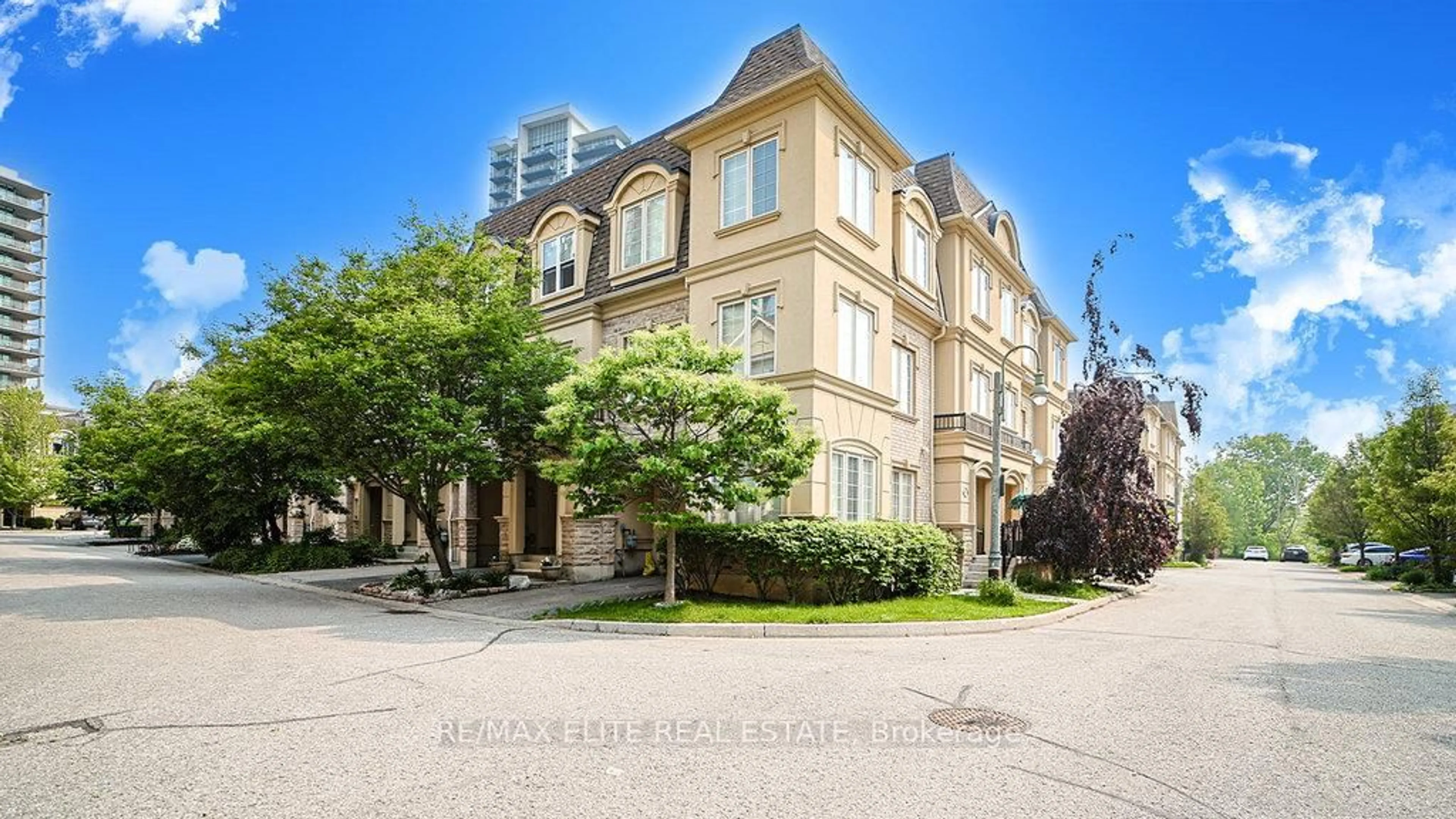 Patio, street for 1250 St Martins Dr #79, Pickering Ontario L1W 0A2