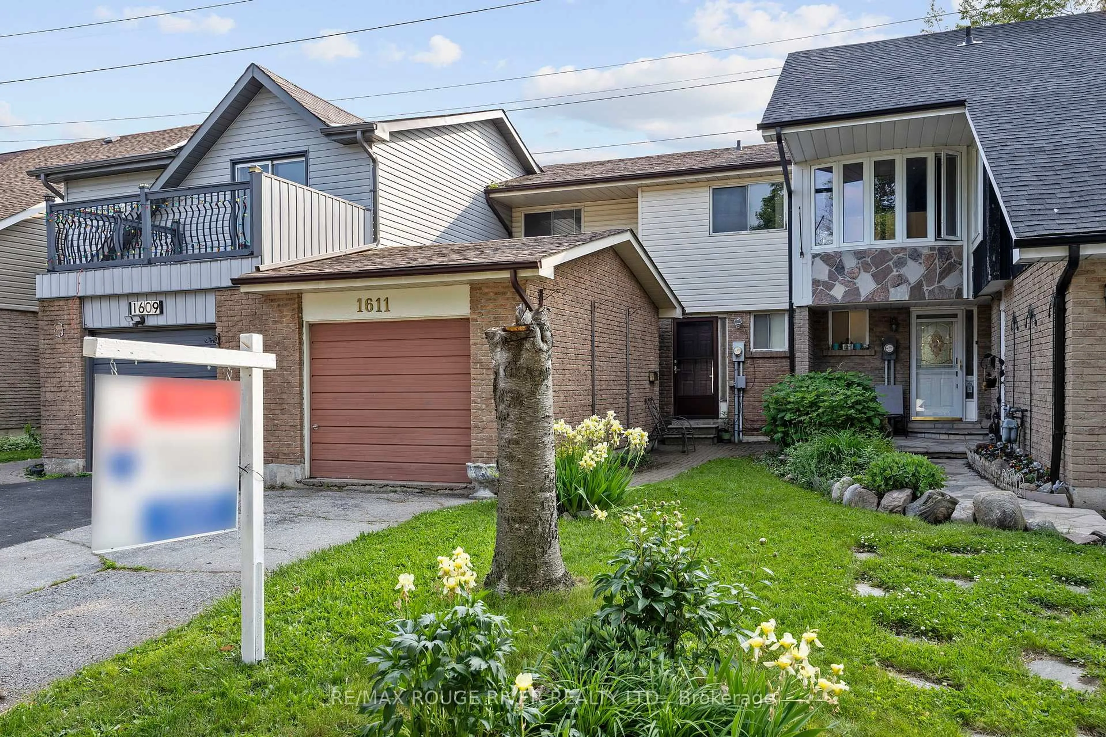 Home with brick exterior material, street for 1611 Geta Circ, Pickering Ontario L1V 3B5
