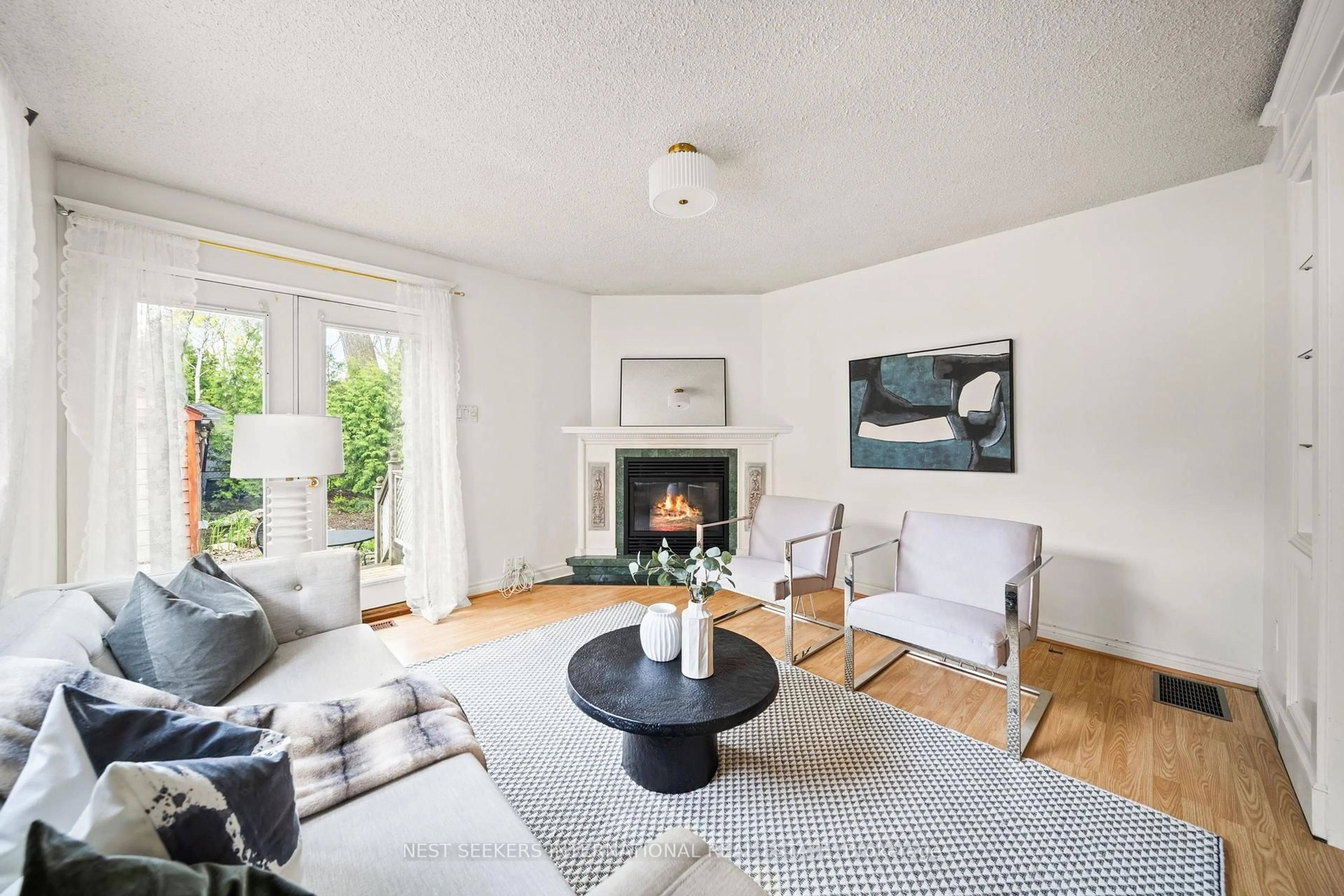 Living room with furniture, unknown for 35 Cambrai Ave, Toronto Ontario M4C 2P7