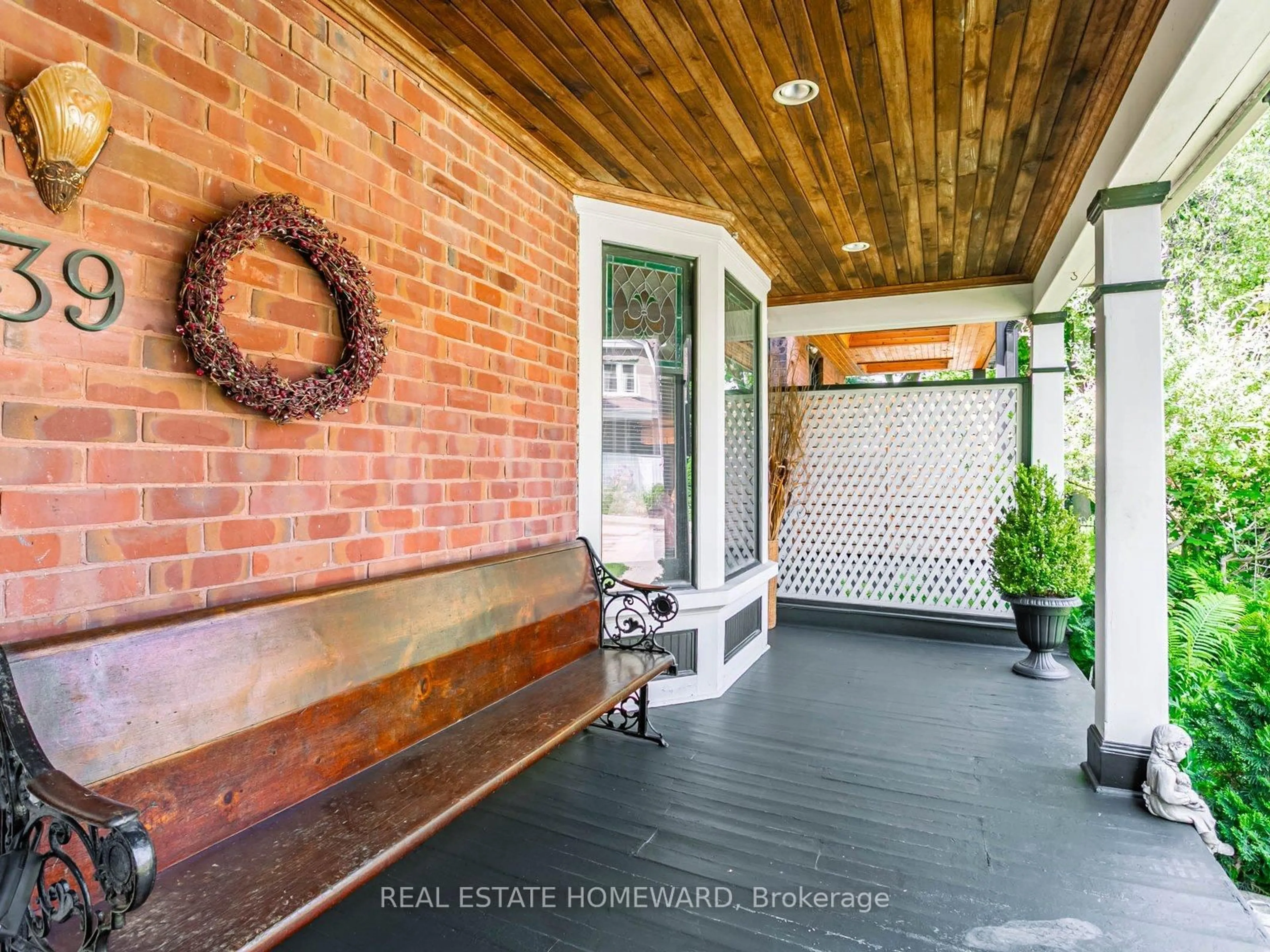 Indoor entryway for 39 Wolfrey Ave, Toronto Ontario M4K 1K9