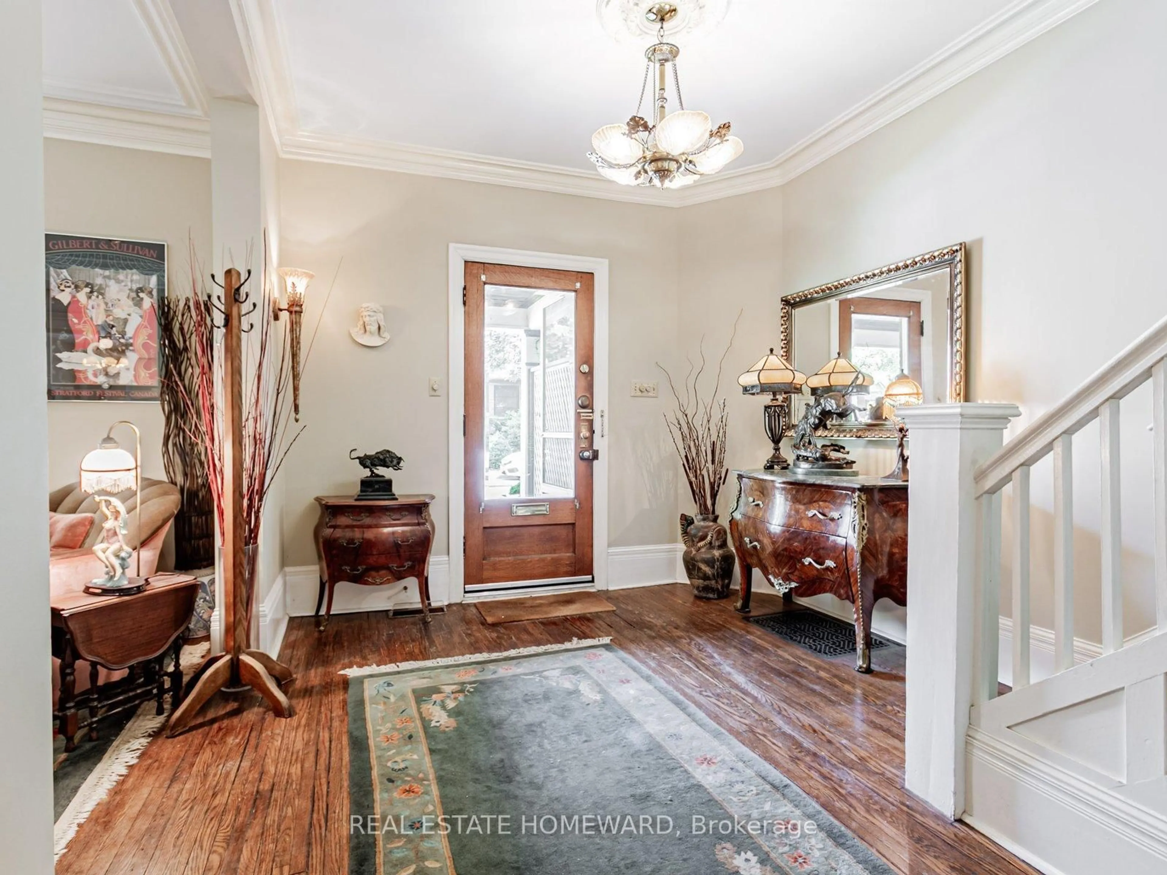 Indoor entryway for 39 Wolfrey Ave, Toronto Ontario M4K 1K9