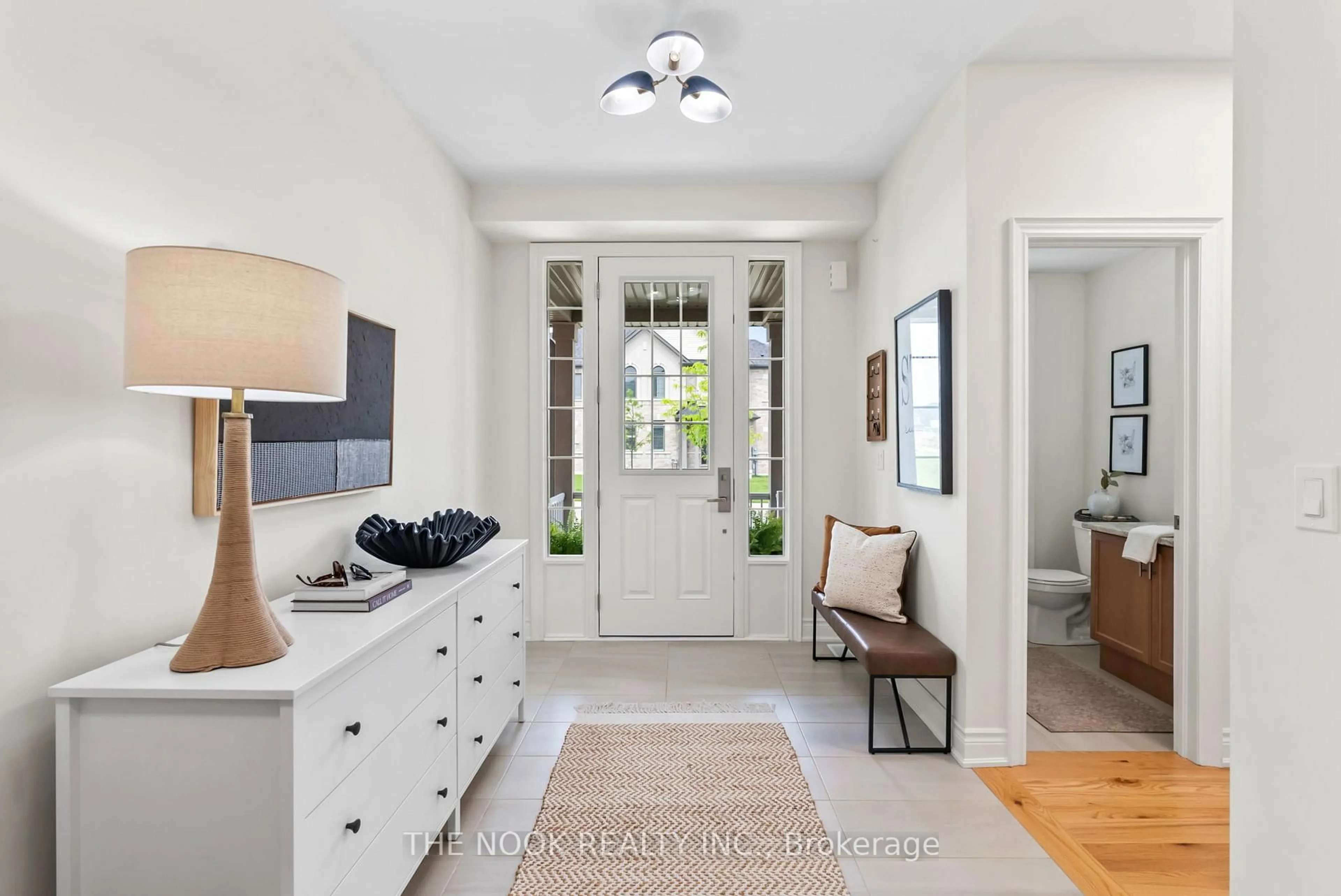 Indoor entryway for 110 Wamsley Cres, Clarington Ontario L1B 0W1
