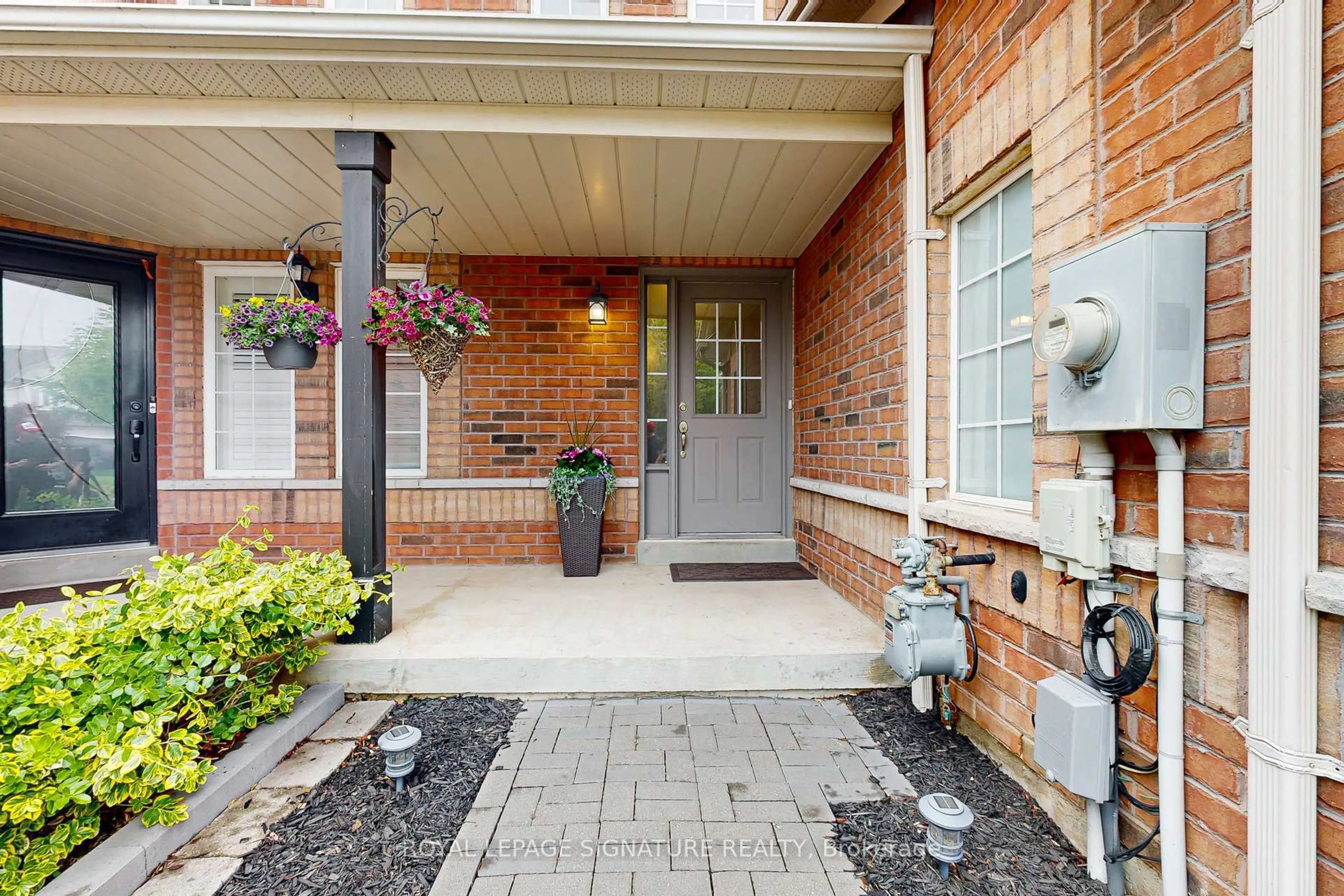 Unknown for 62 Breakwater Dr, Whitby Ontario L1N 9N7