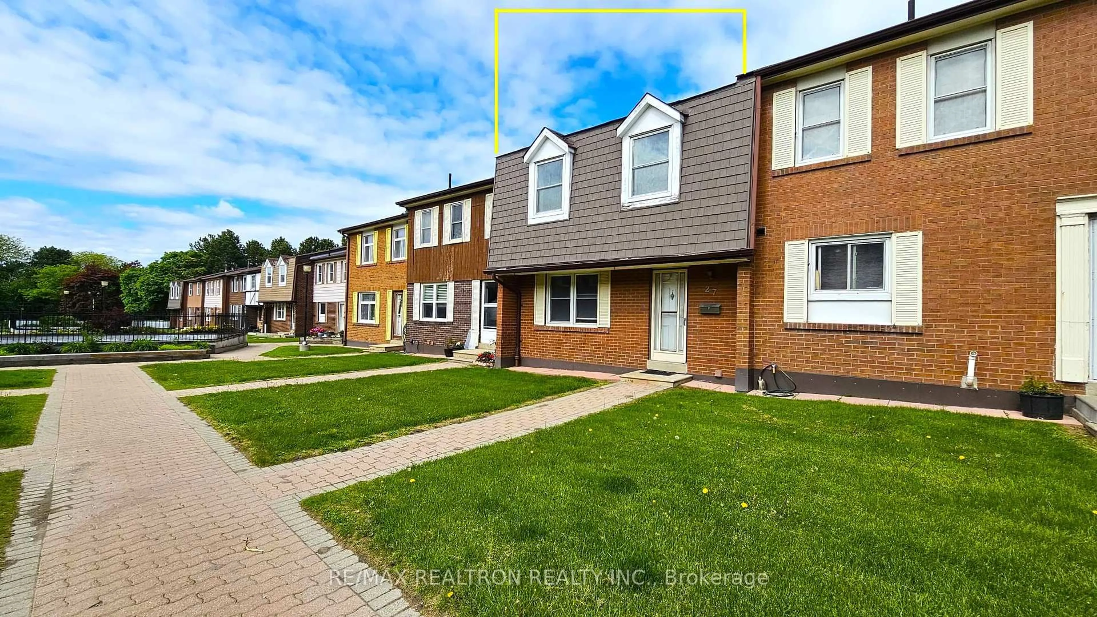 A pic from outside/outdoor area/front of a property/back of a property/a pic from drone, street for 15 Brimwood Blvd #27, Toronto Ontario M1V 1E1