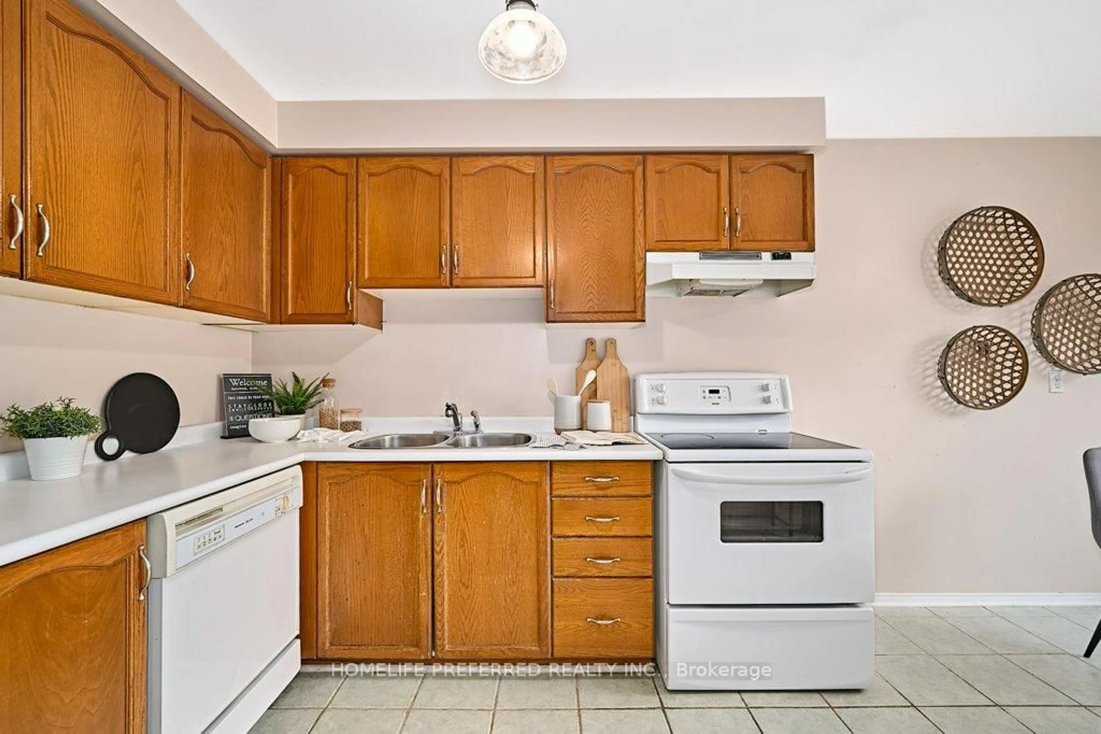 Standard kitchen, ceramic/tile floor for 56 Champine Sq, Clarington Ontario L1C 4W2