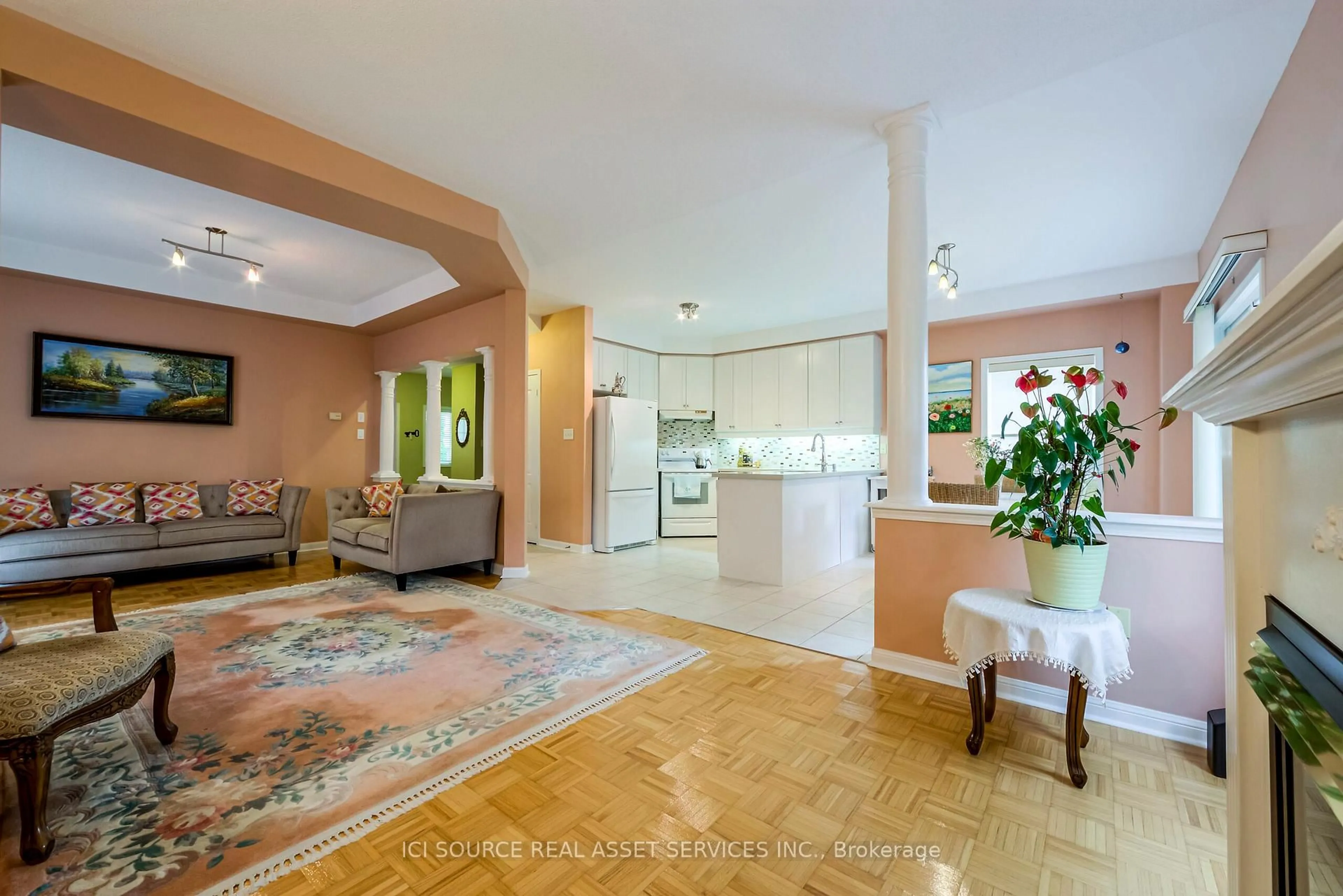 Indoor foyer for 44 Candlebrook Cres, Toronto Ontario M1W 4B4