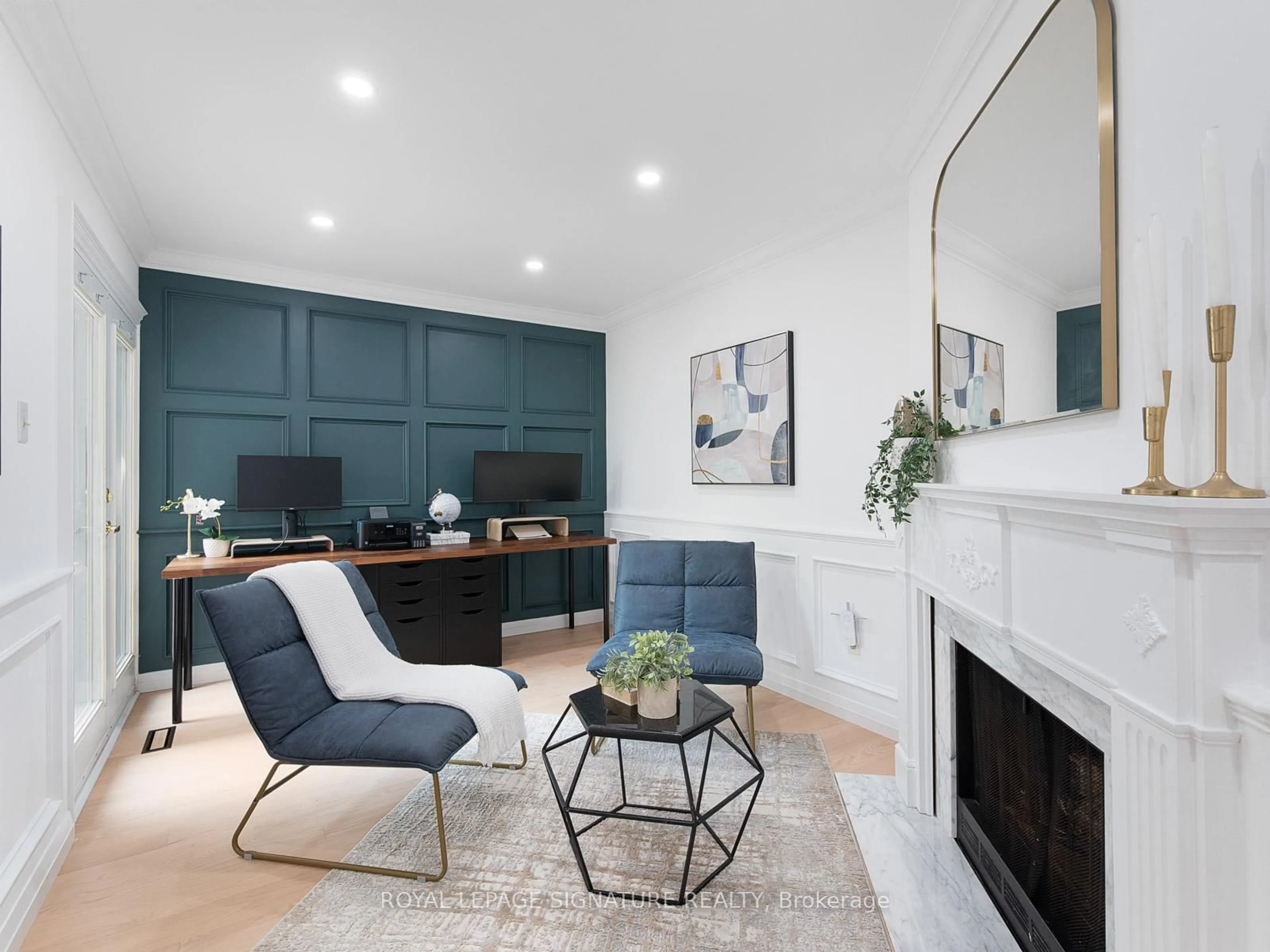Living room with furniture, unknown for 81 Winter Gardens Tr, Toronto Ontario M1C 3M8