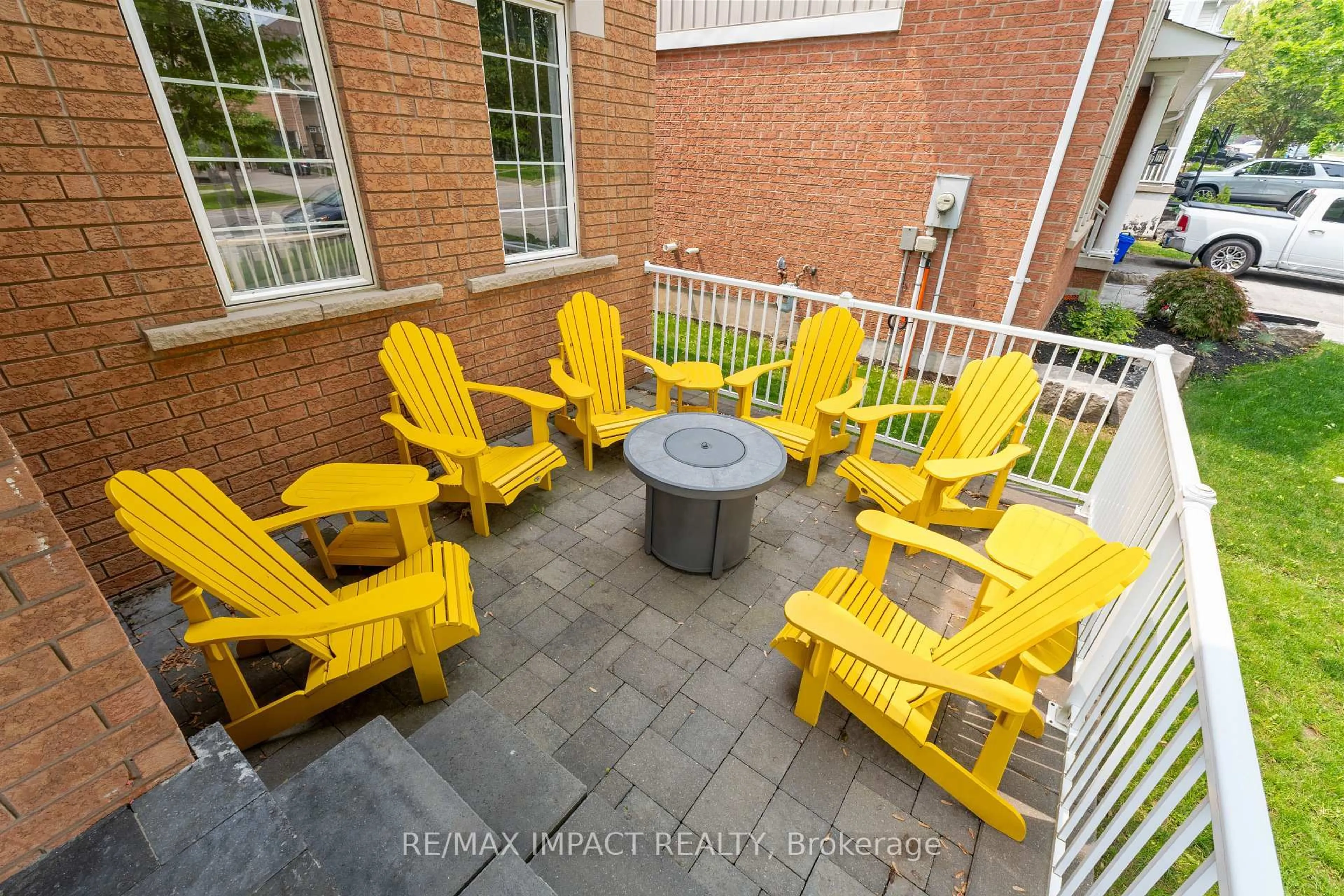 Patio, street for 1615 Coldstream Dr, Oshawa Ontario L1K 3B5