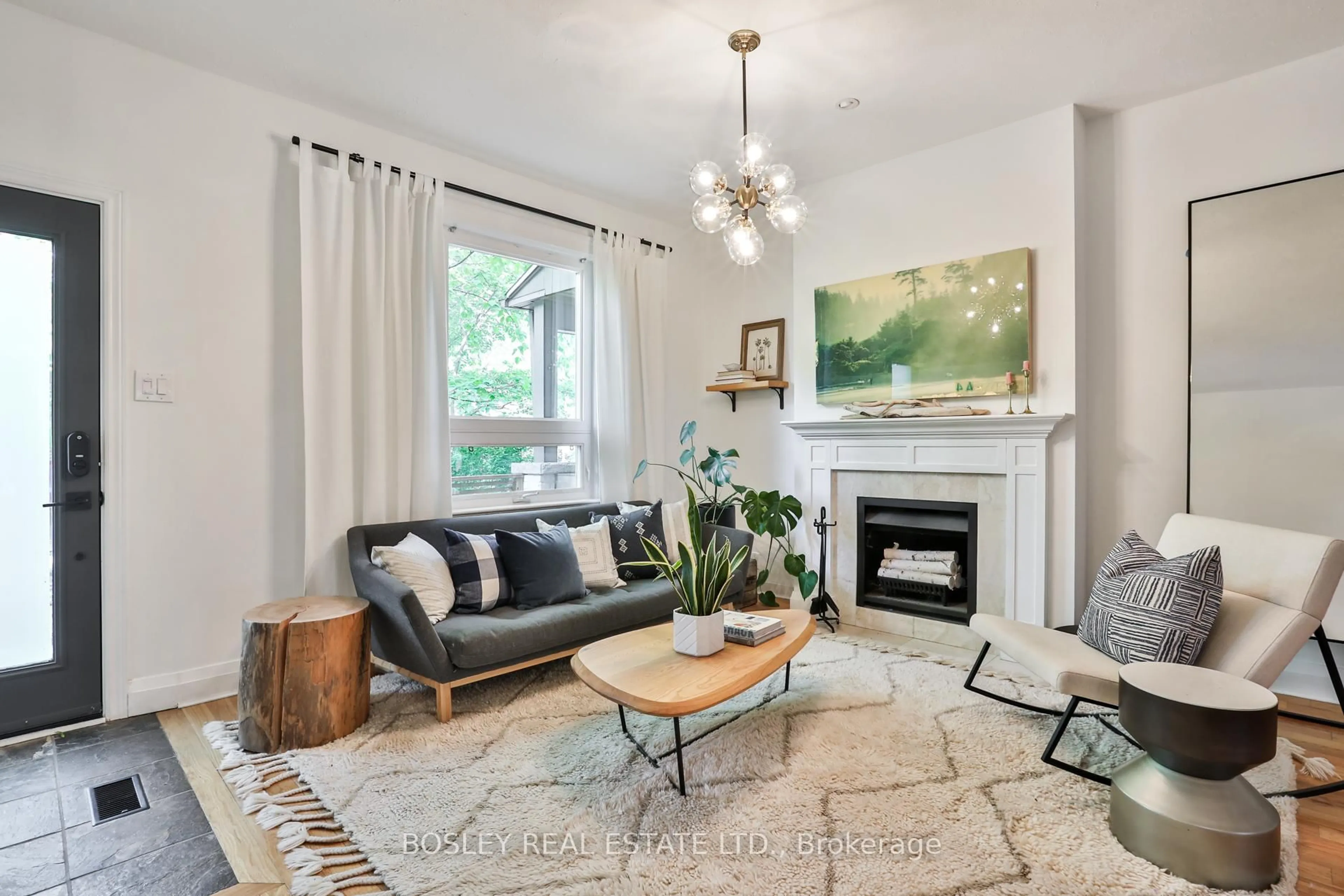 Living room with furniture, unknown for 9 Prust Ave, Toronto Ontario M4L 2M7