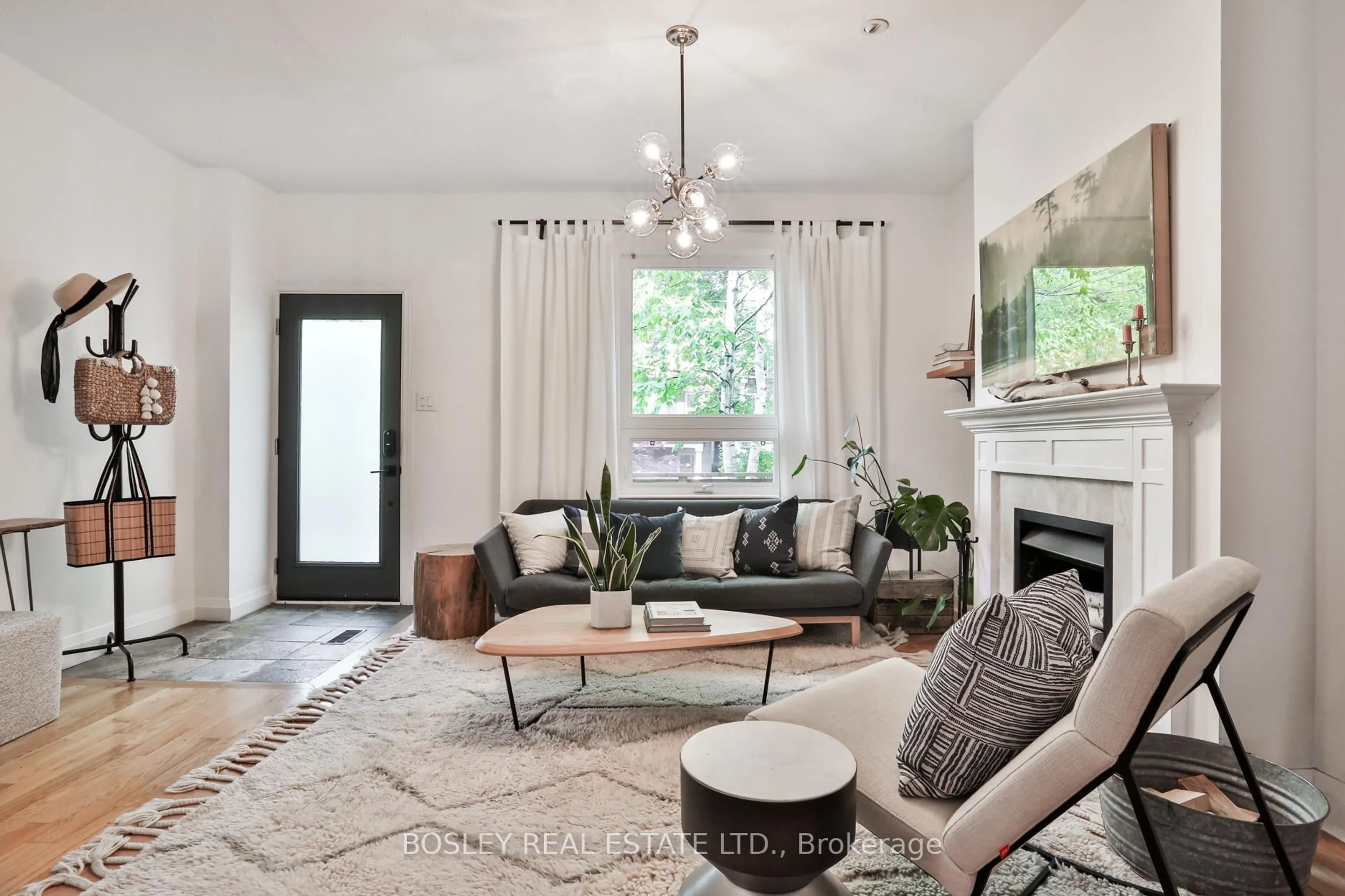 Living room with furniture, unknown for 9 Prust Ave, Toronto Ontario M4L 2M7