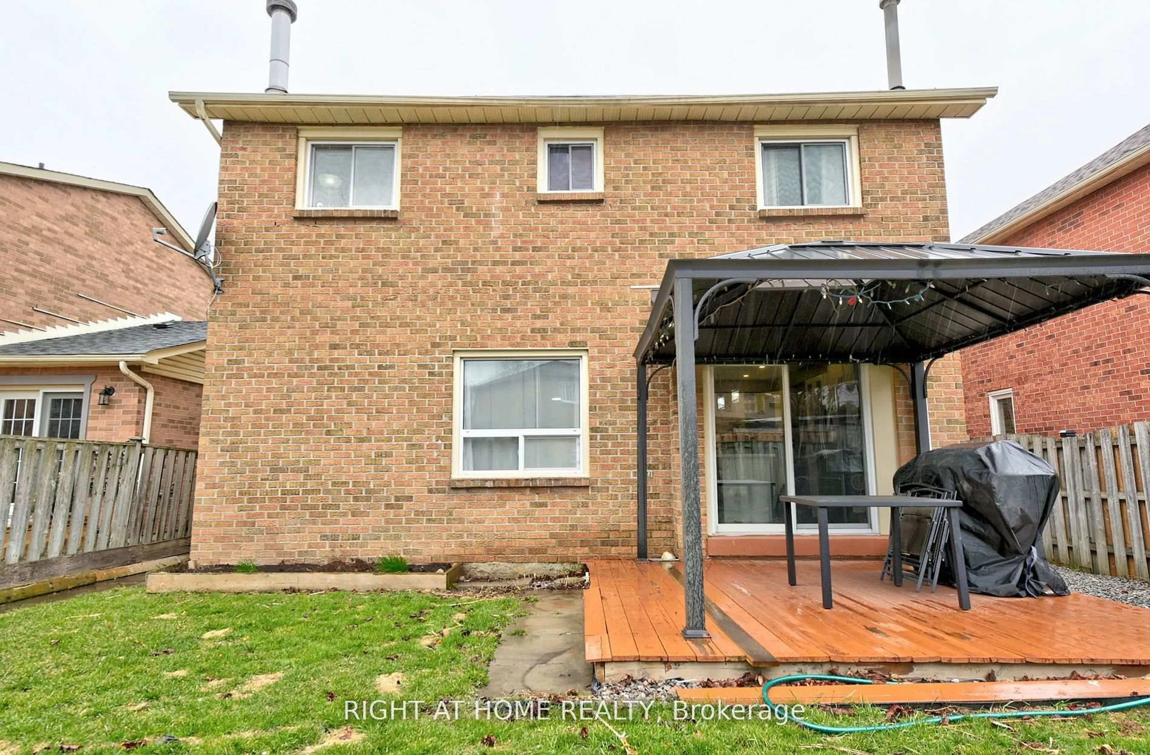A pic from outside/outdoor area/front of a property/back of a property/a pic from drone, street for 9 Brennan Rd, Ajax Ontario L1T 2G1