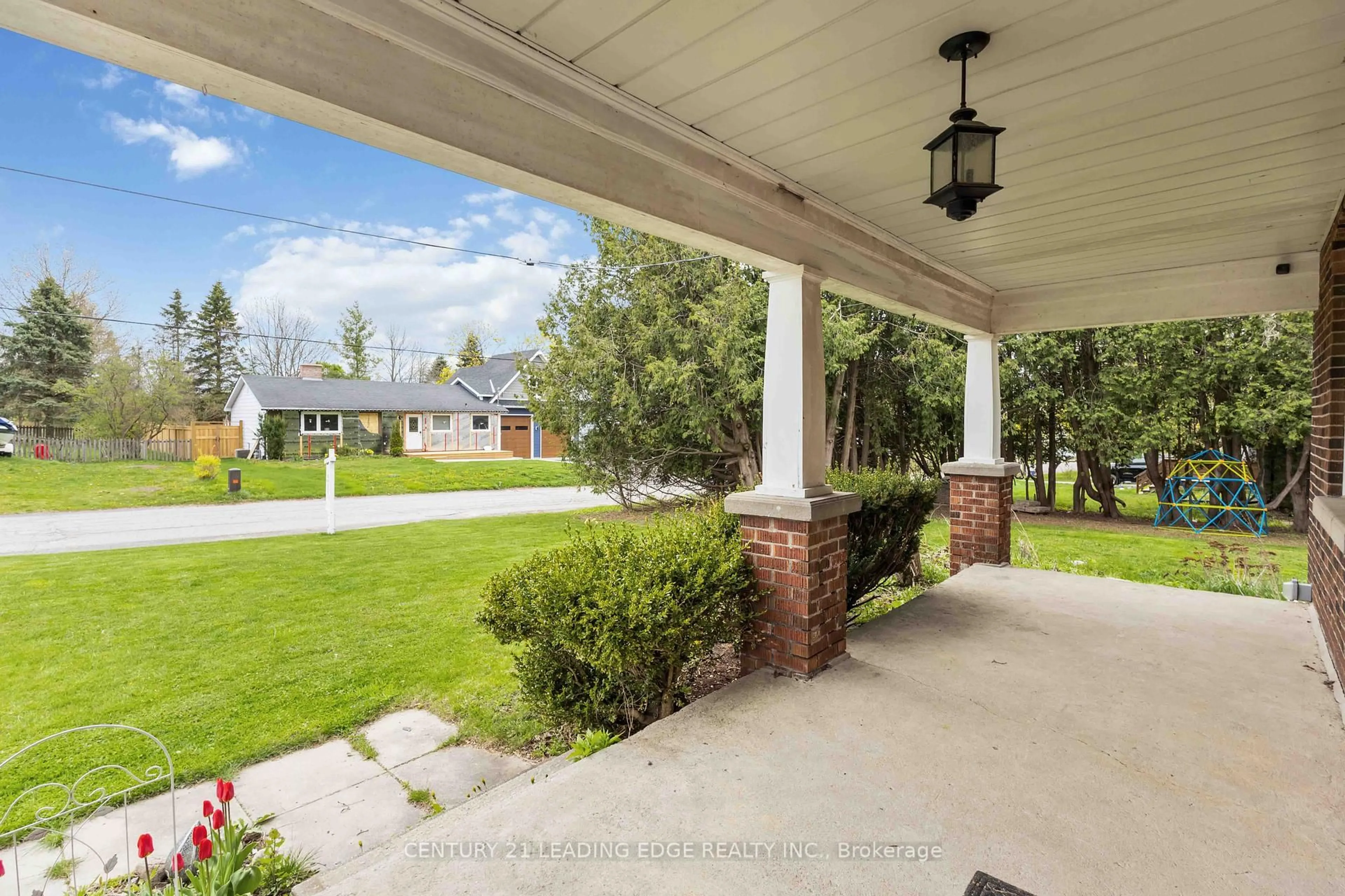 Patio, street for 1742 Lane St, Pickering Ontario L1Y 1B6