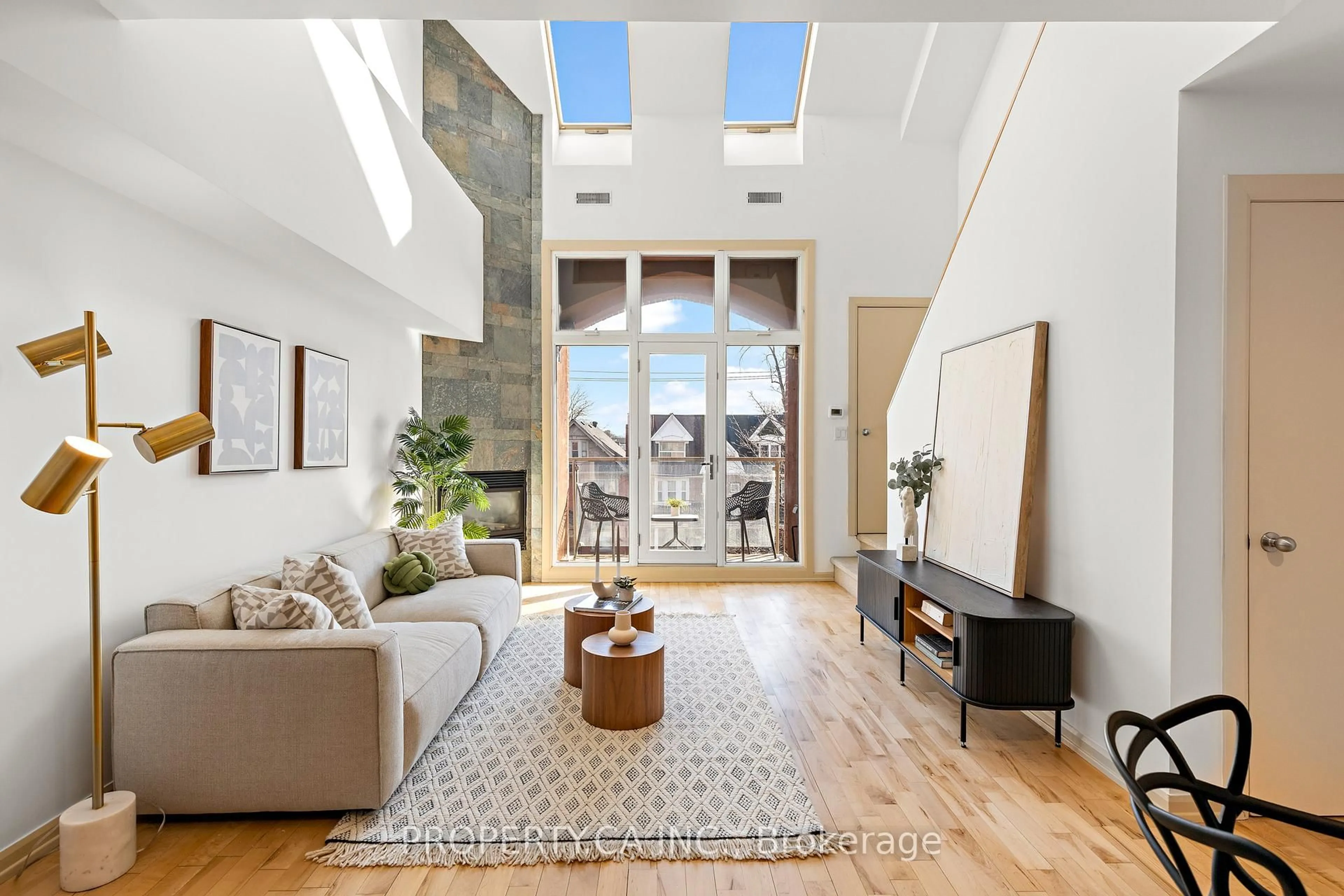Unknown for 660 Pape Ave #209, Toronto Ontario M4K 3S5