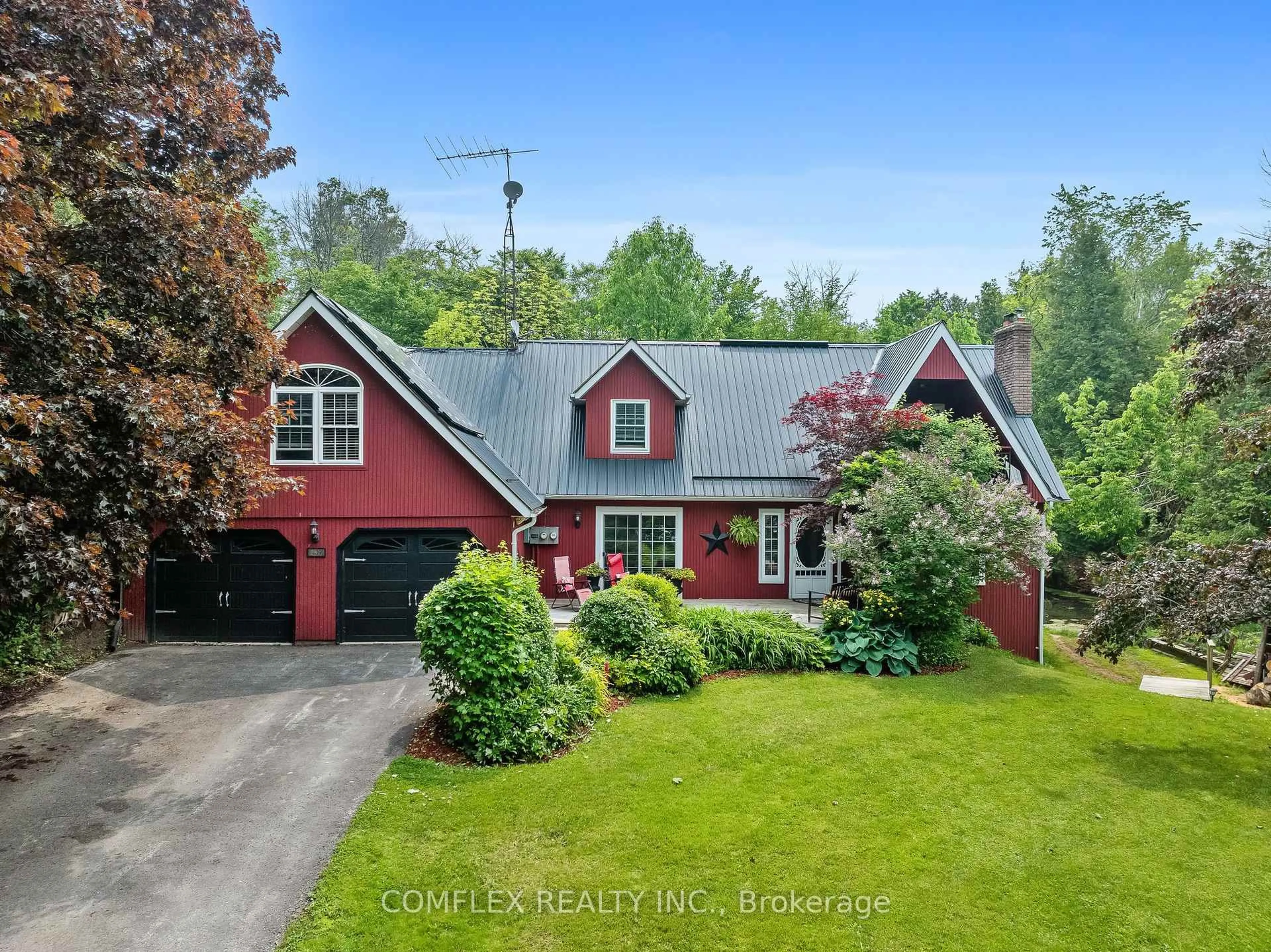 A pic from outside/outdoor area/front of a property/back of a property/a pic from drone, street for 439 Fralicks Beach Rd, Scugog Ontario L9L 1B6