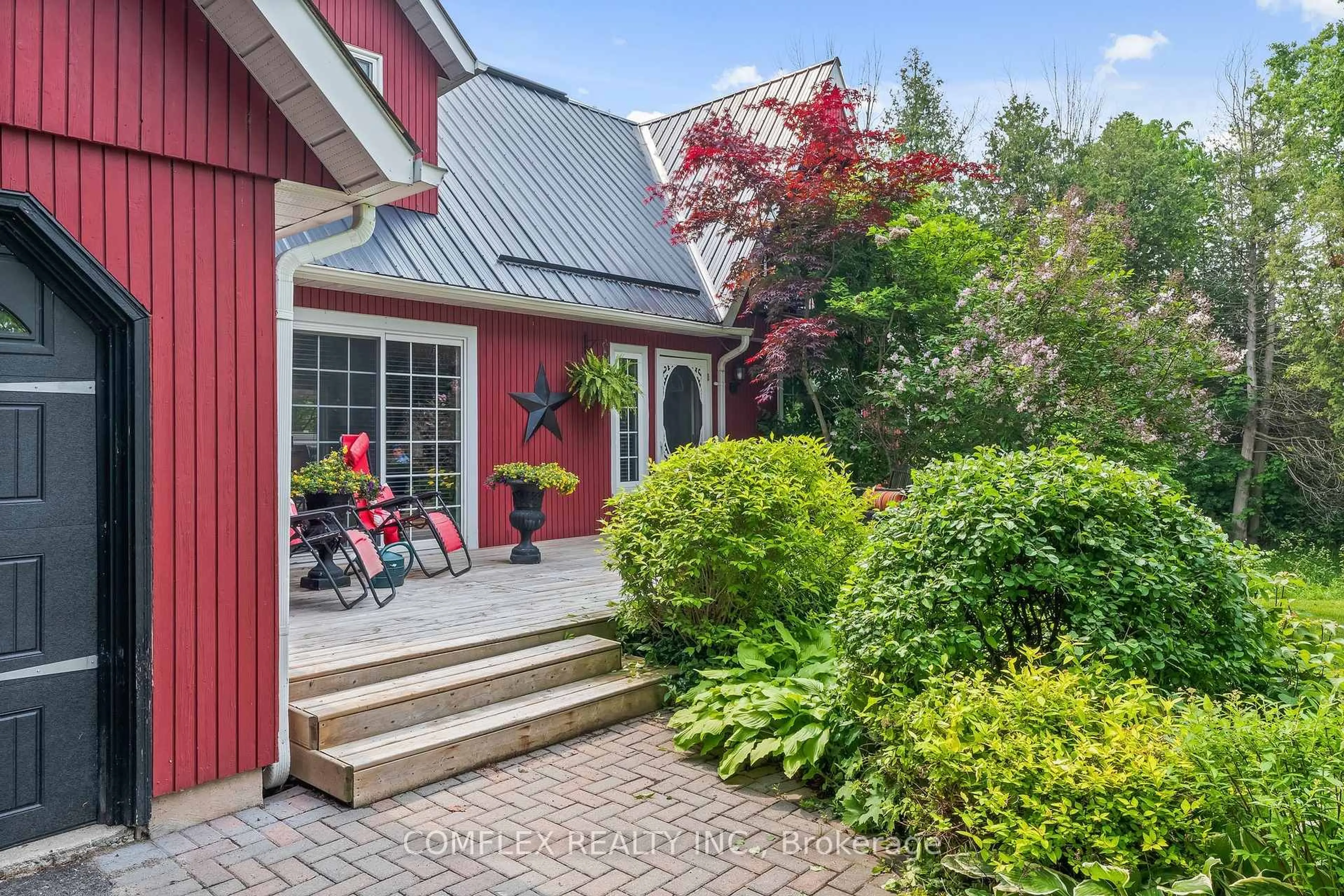 Patio, street for 439 Fralicks Beach Rd, Scugog Ontario L9L 1B6
