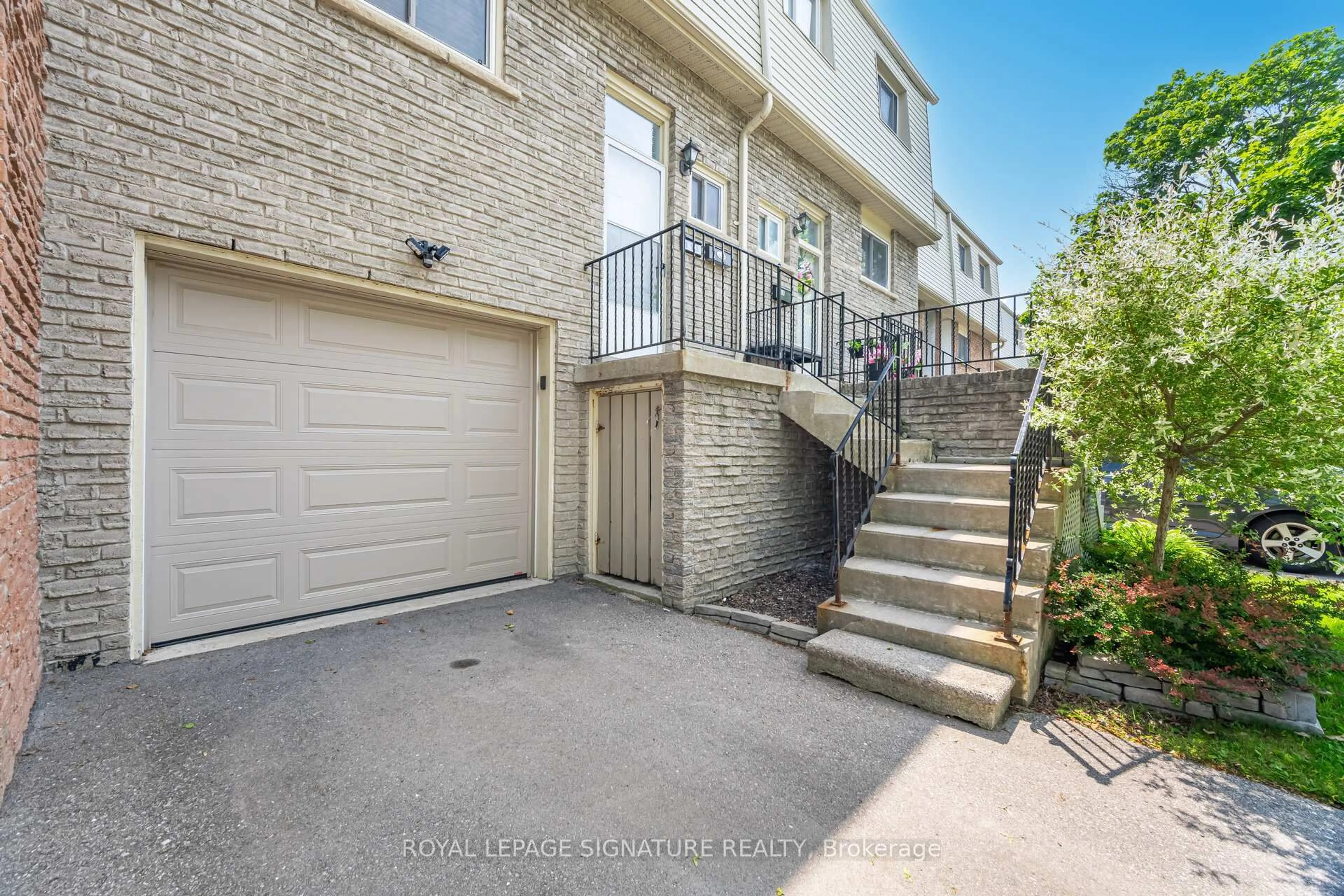A pic from outside/outdoor area/front of a property/back of a property/a pic from drone, street for 1915 Denmar Rd #113, Pickering Ontario L1V 3E1