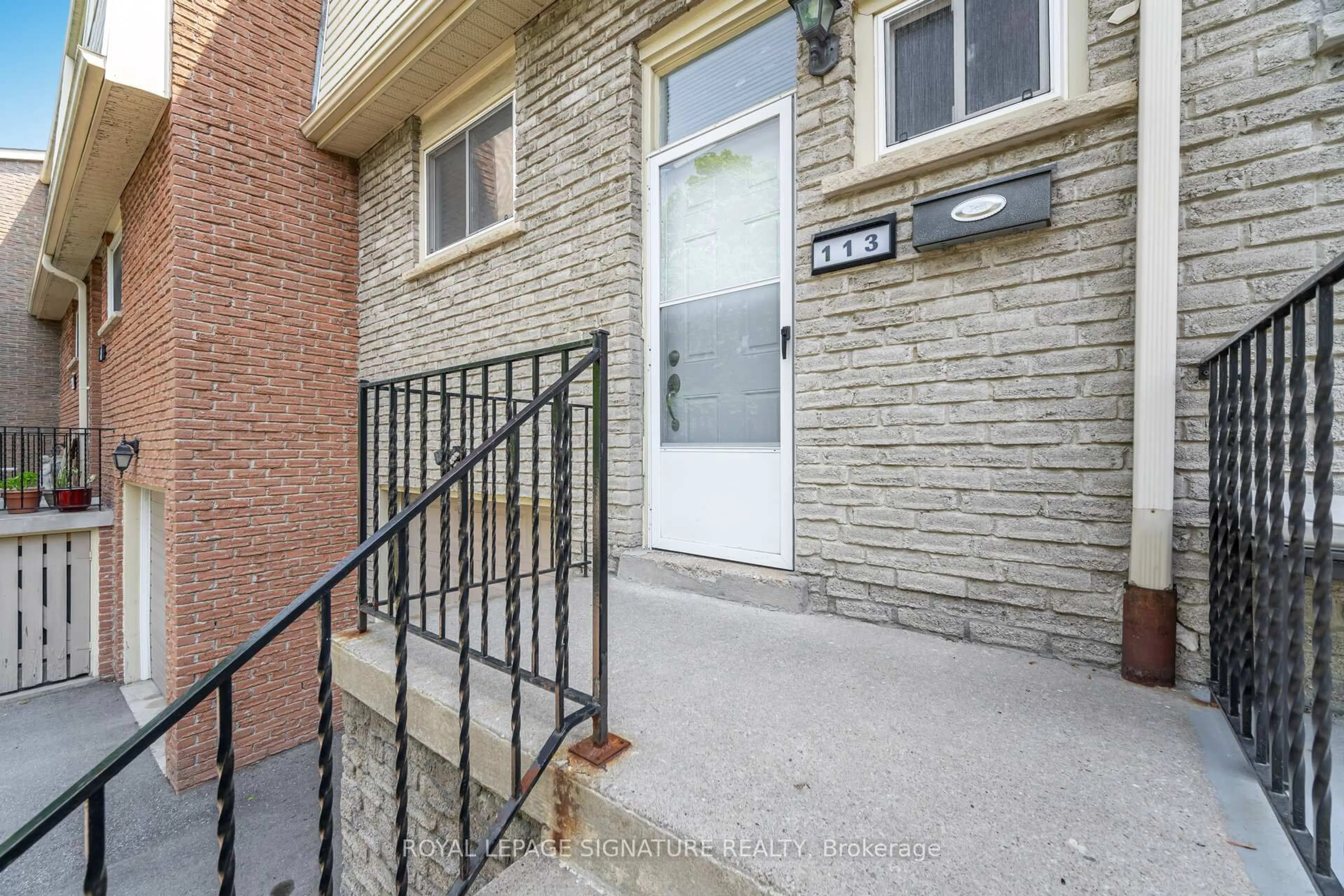Unknown for 1915 Denmar Rd #113, Pickering Ontario L1V 3E1
