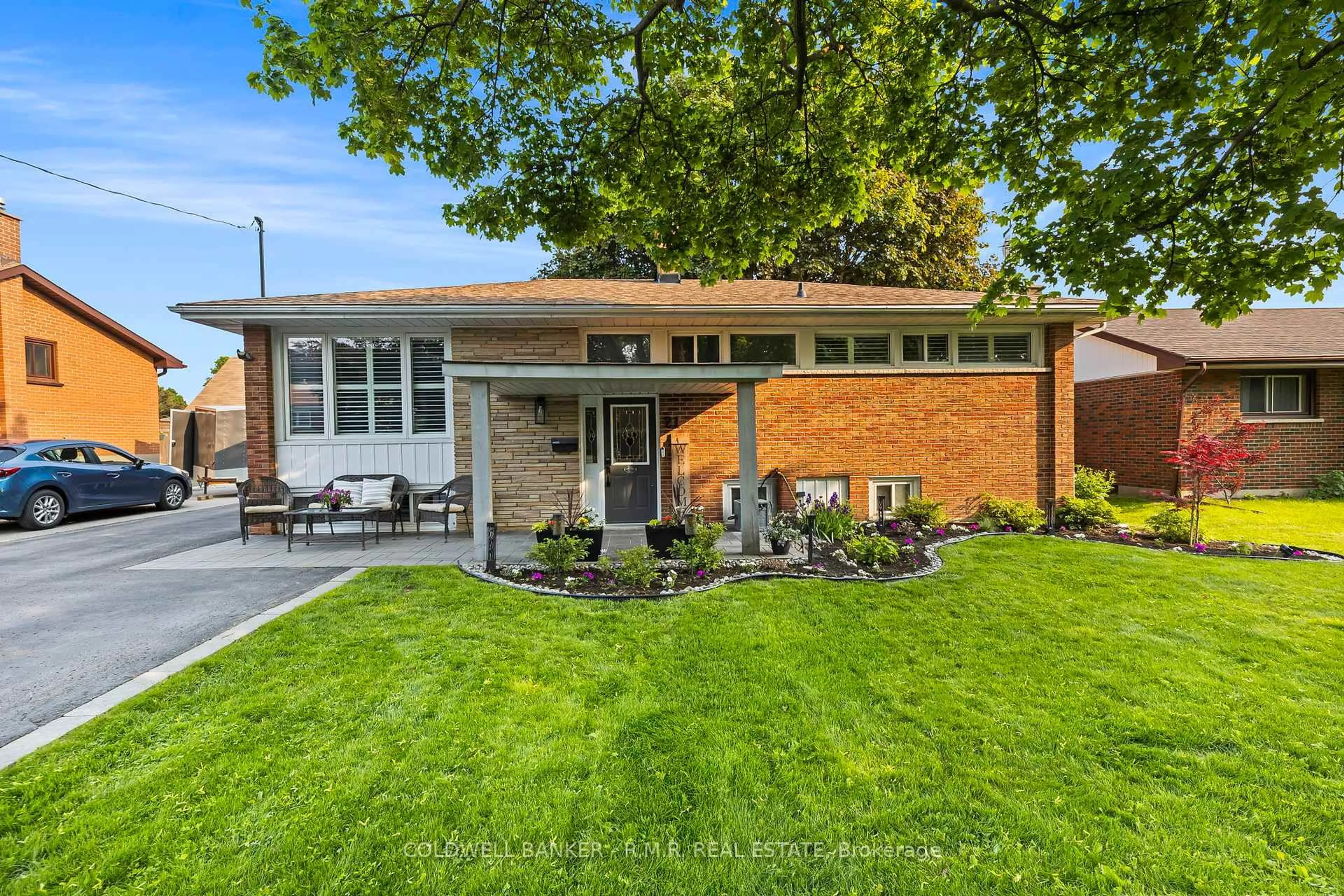 Home with brick exterior material, street for 21 Parkway Cres, Clarington Ontario L1C 1B9
