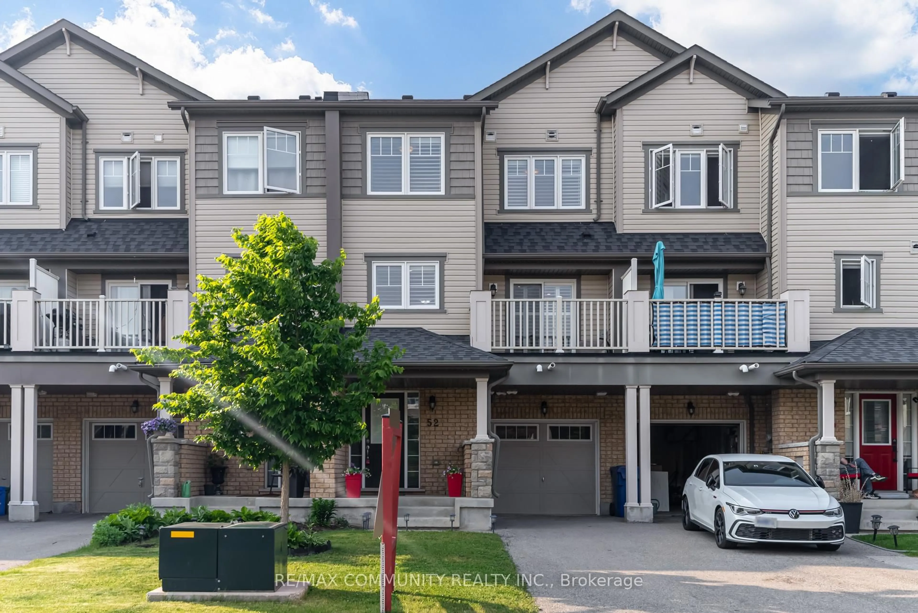 Unknown for 52 Nearco Cres, Oshawa Ontario L1L 0J4