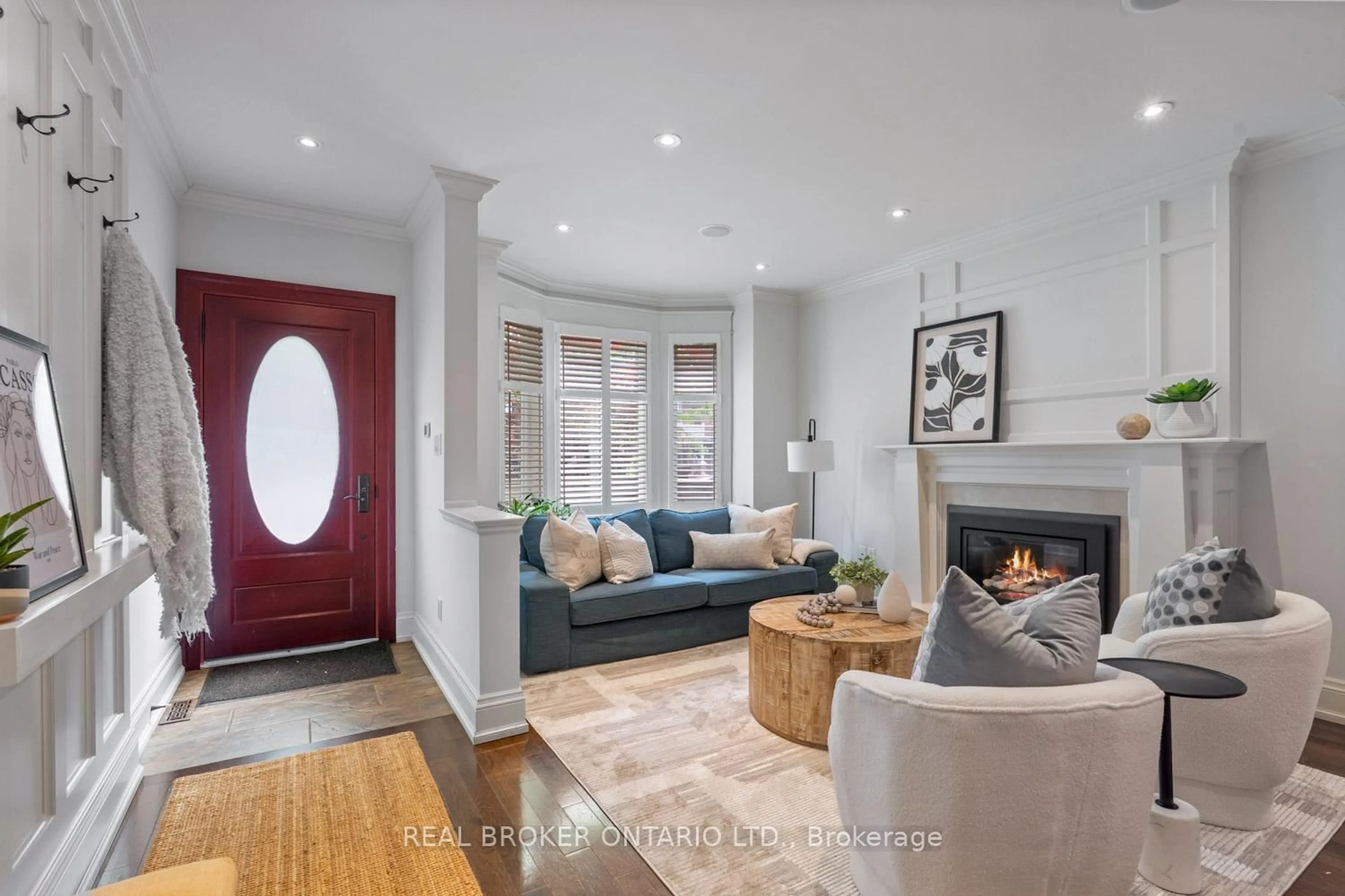Living room with furniture, unknown for 178 Browning Ave, Toronto Ontario M4K 1W5