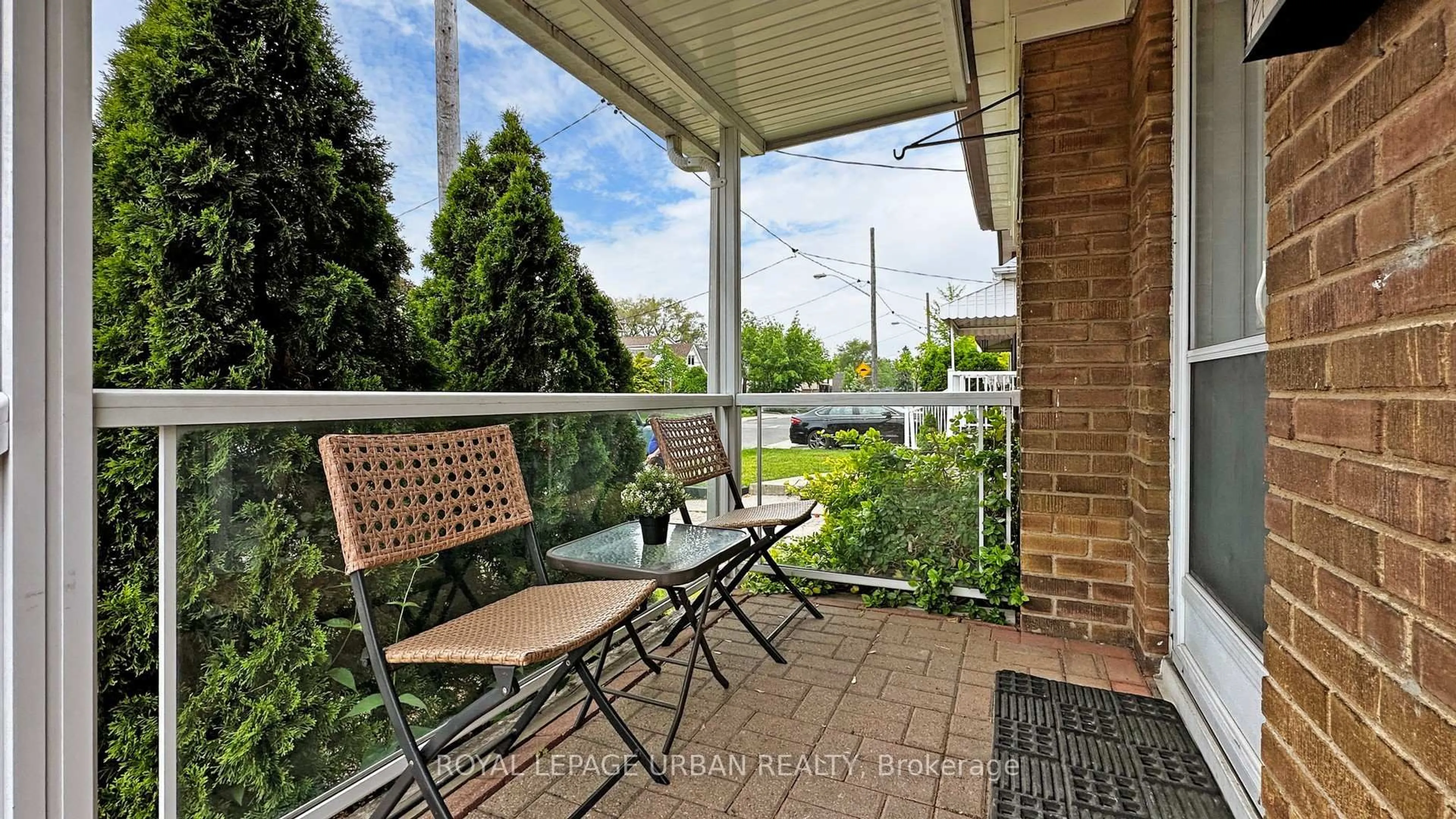 Patio, street for 61 Binswood Ave, Toronto Ontario M4C 3N8