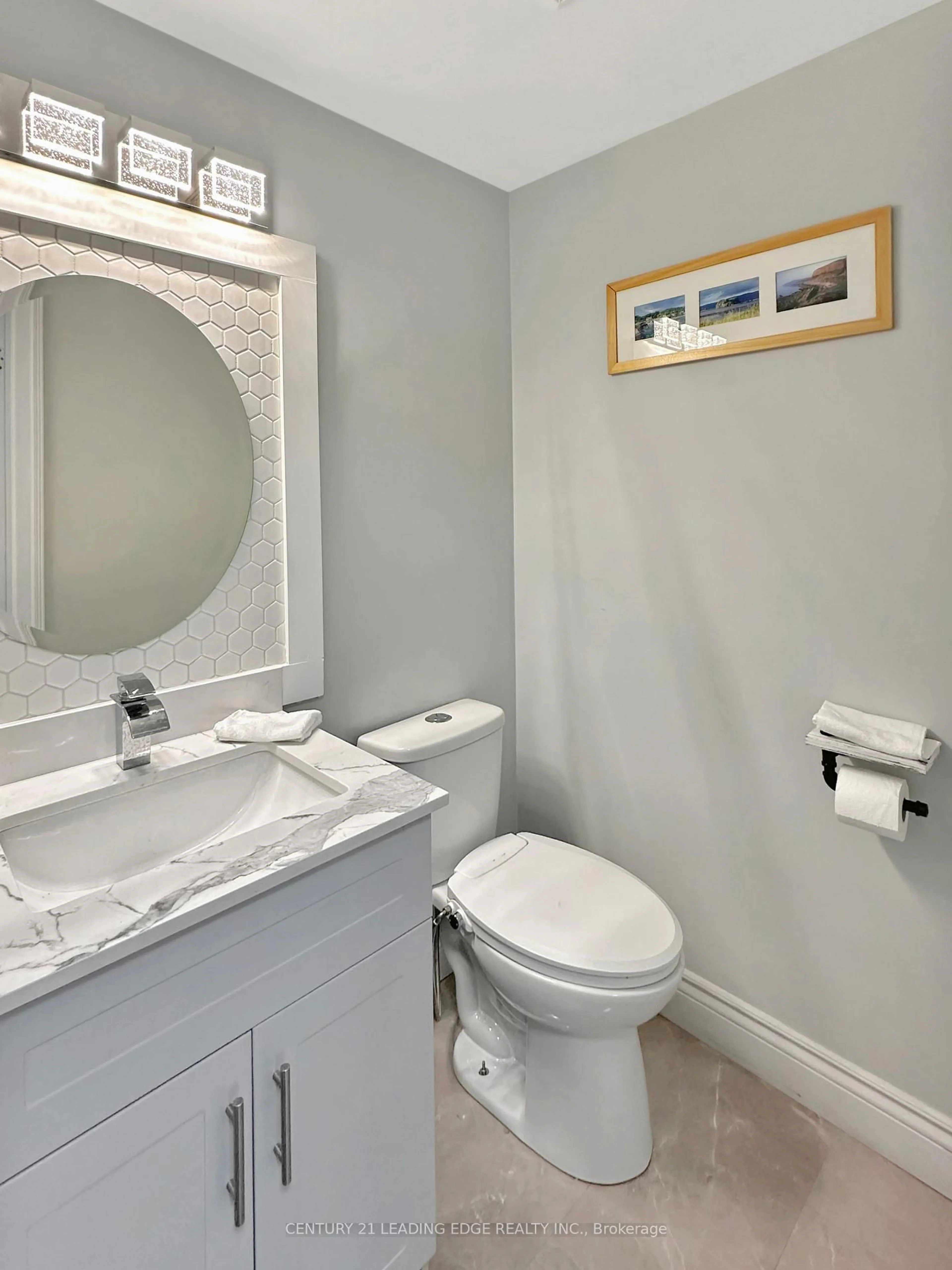 Contemporary bathroom, ceramic/tile floor for 91 Perryview Dr, Scugog Ontario L9L 1T6