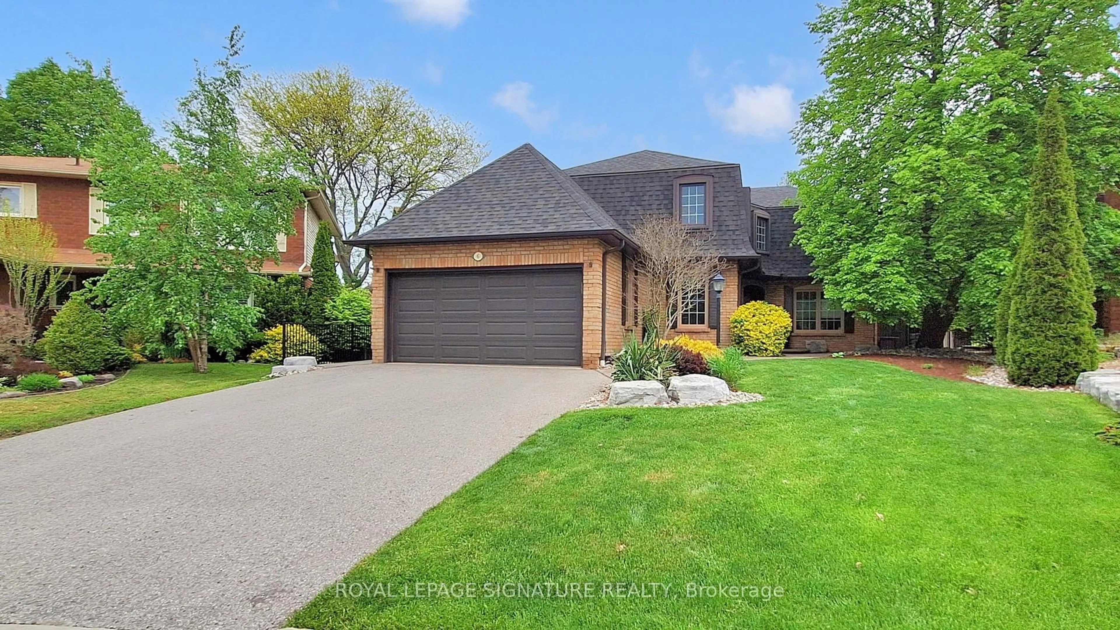 Home with brick exterior material, street for 6 Harlowe Crt, Whitby Ontario L1N 6V3