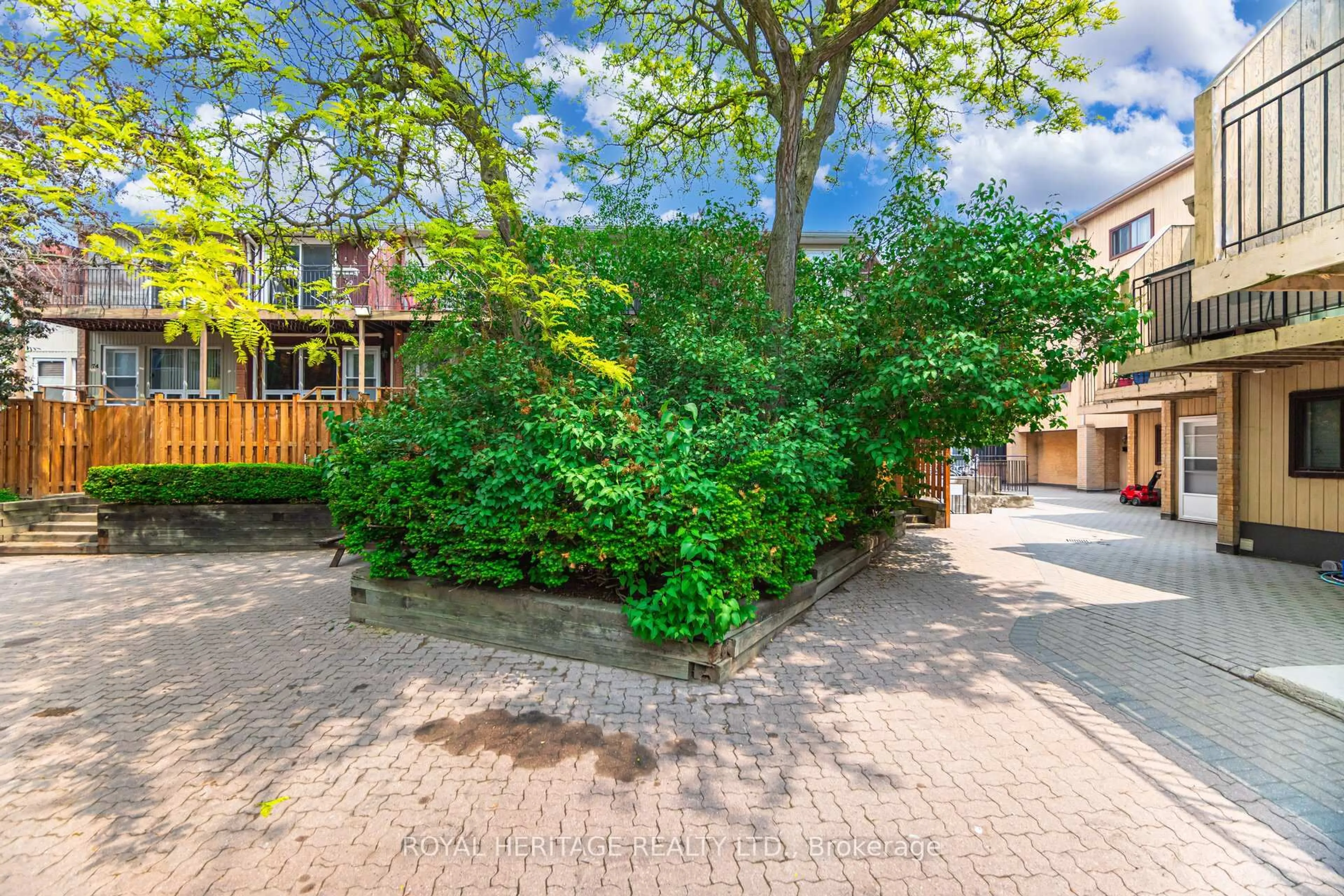Patio, street for 1209 Queen St #39, Toronto Ontario M4M 3H4