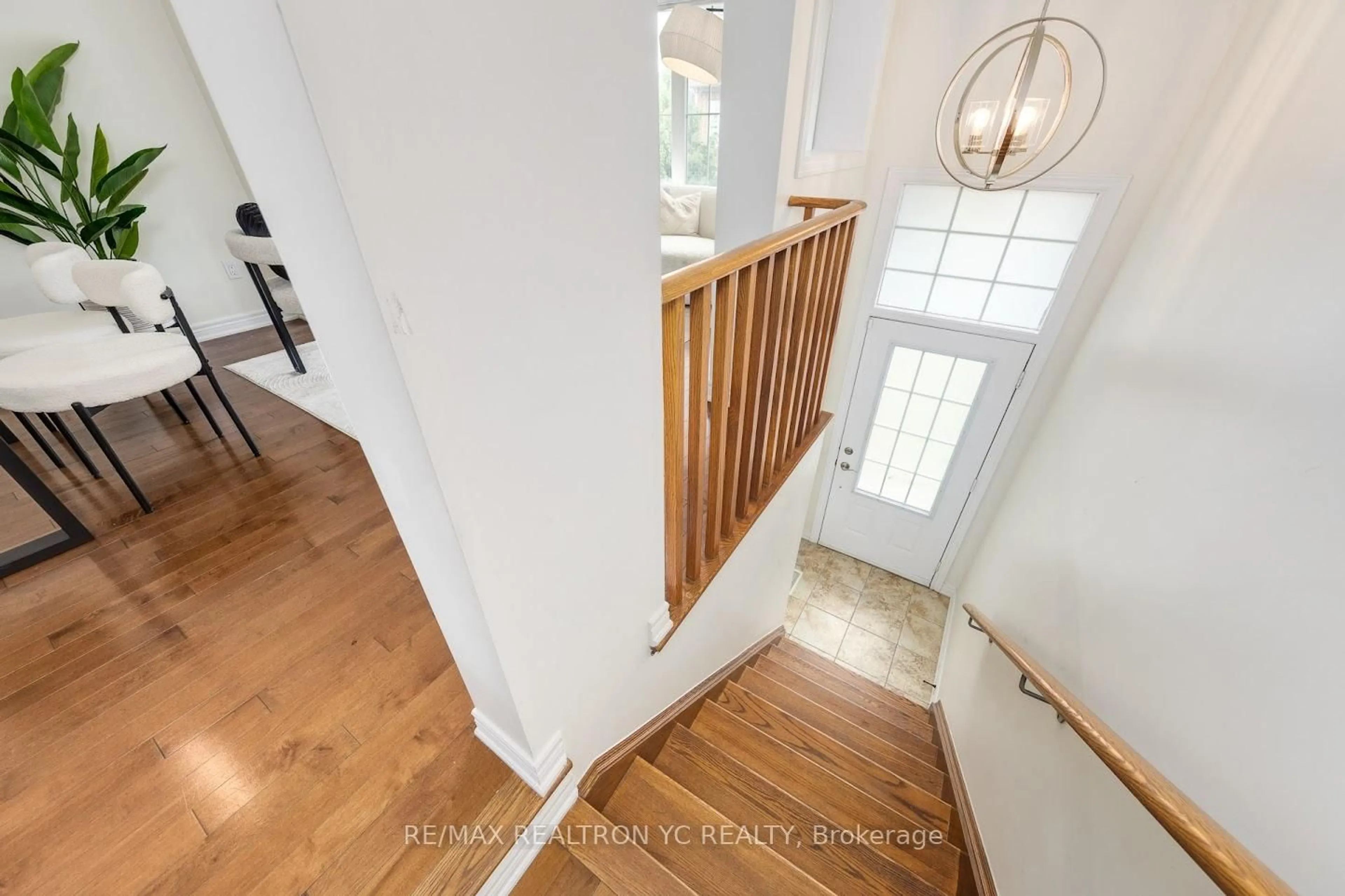 Stairs for 11 Reevesmere Lane, Ajax Ontario L1Z 0L3