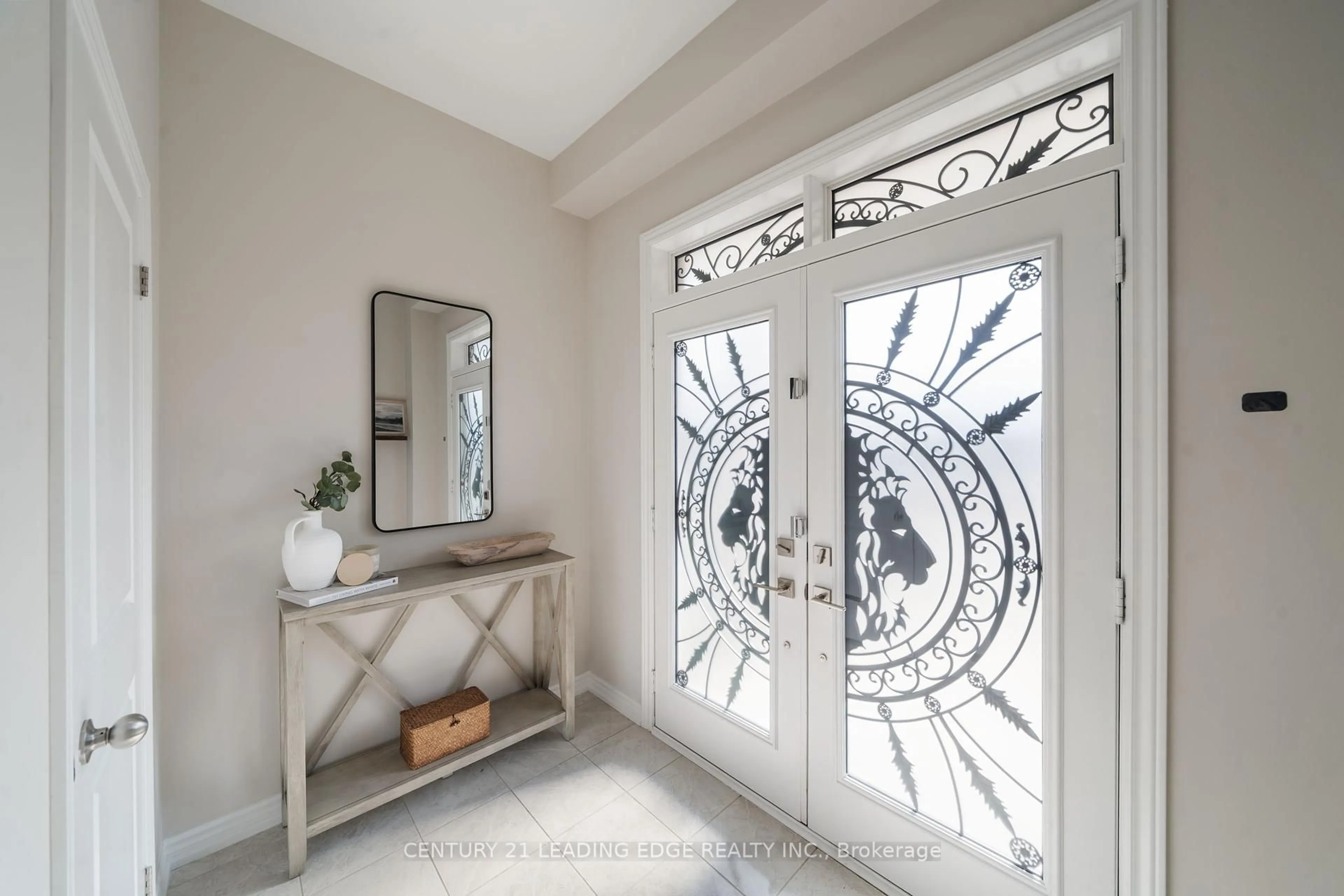 Indoor entryway for 56 Priory Dr, Whitby Ontario L1P 0L2