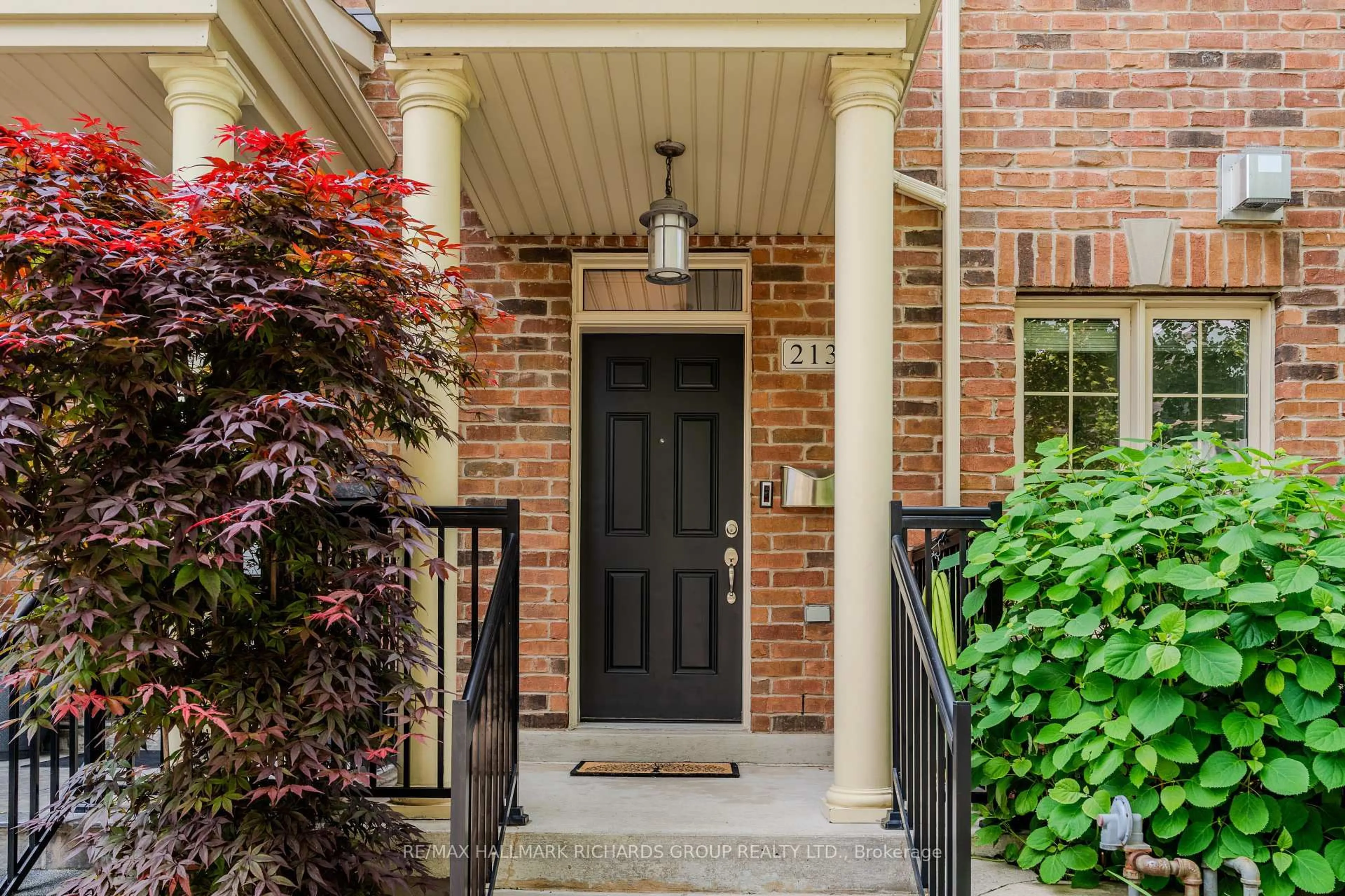 Indoor entryway for 213 First Ave, Toronto Ontario M4M 1X5