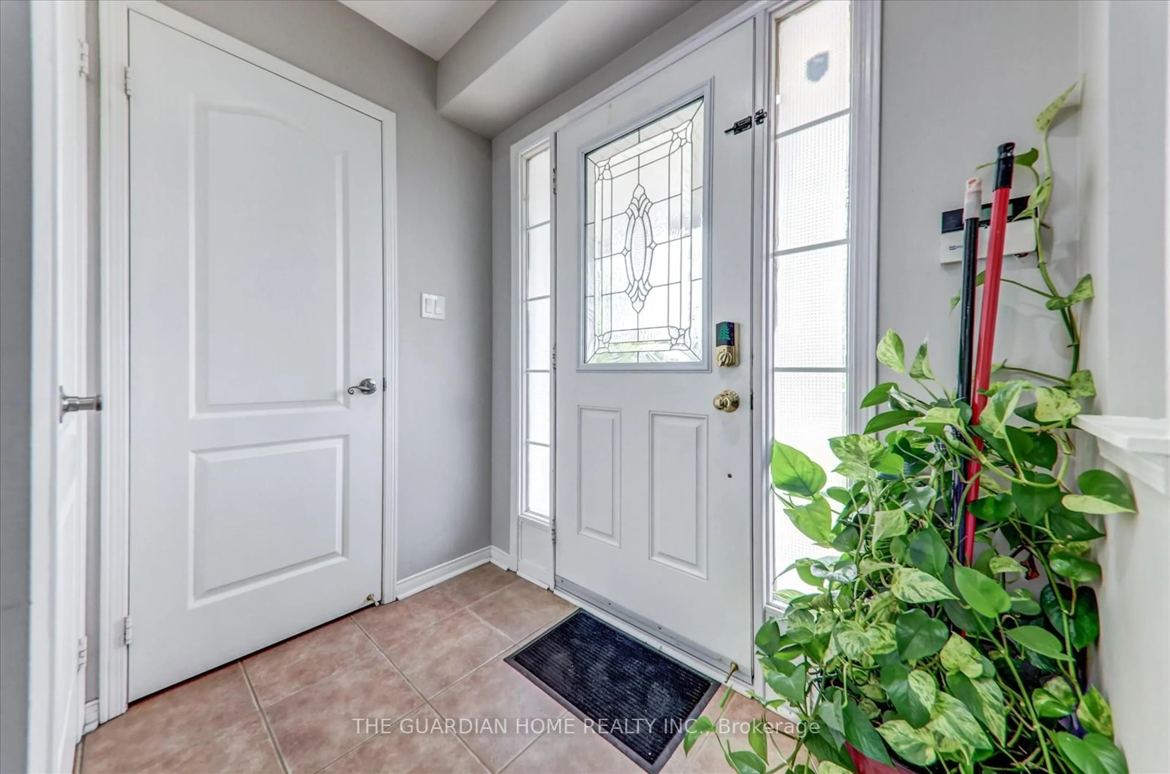 Indoor entryway for 116 Williamson Dr, Ajax Ontario L1T 0A5