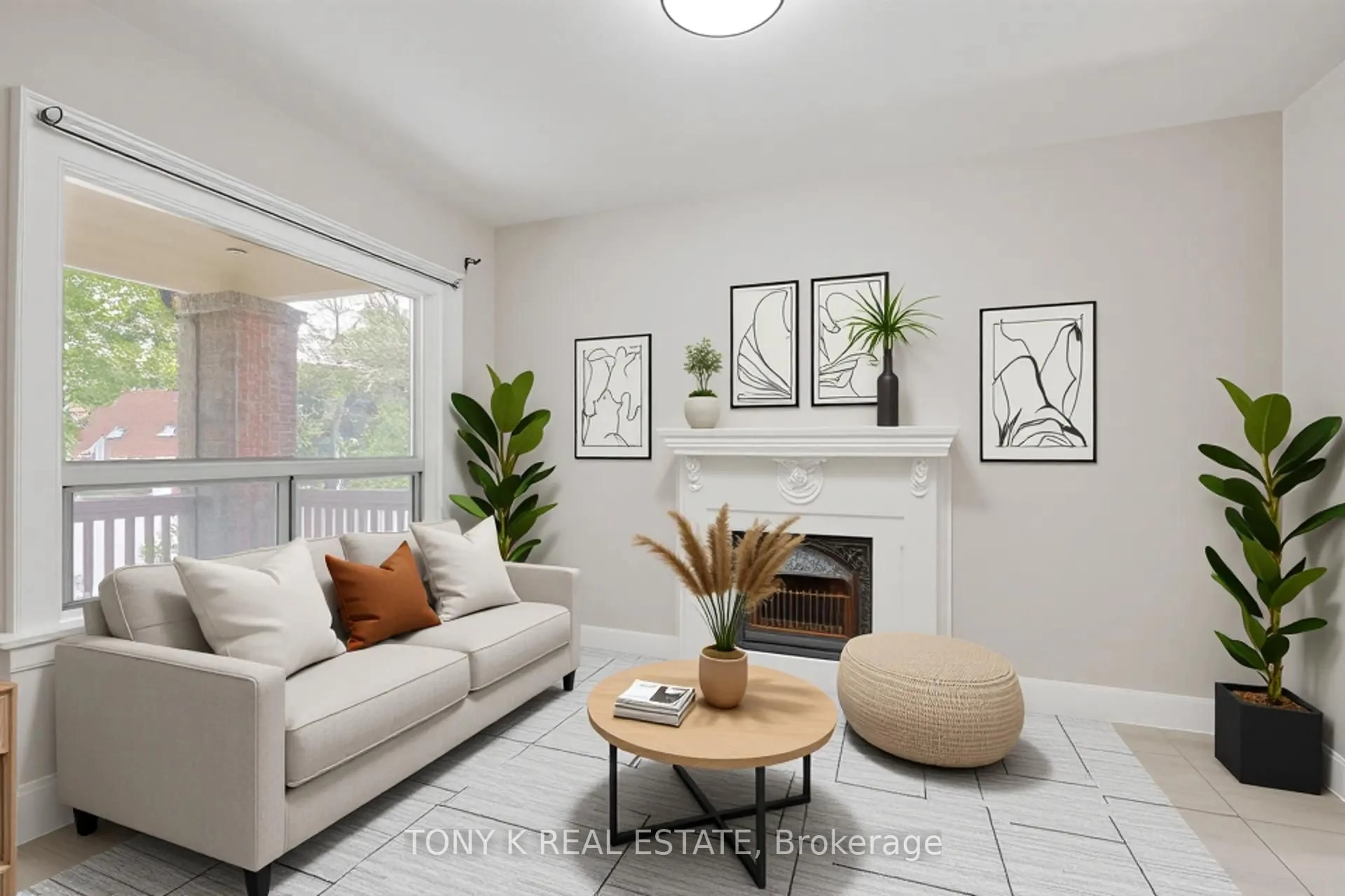 Living room with furniture, unknown for 1058 Woodbine Ave, Toronto Ontario M4C 4C5