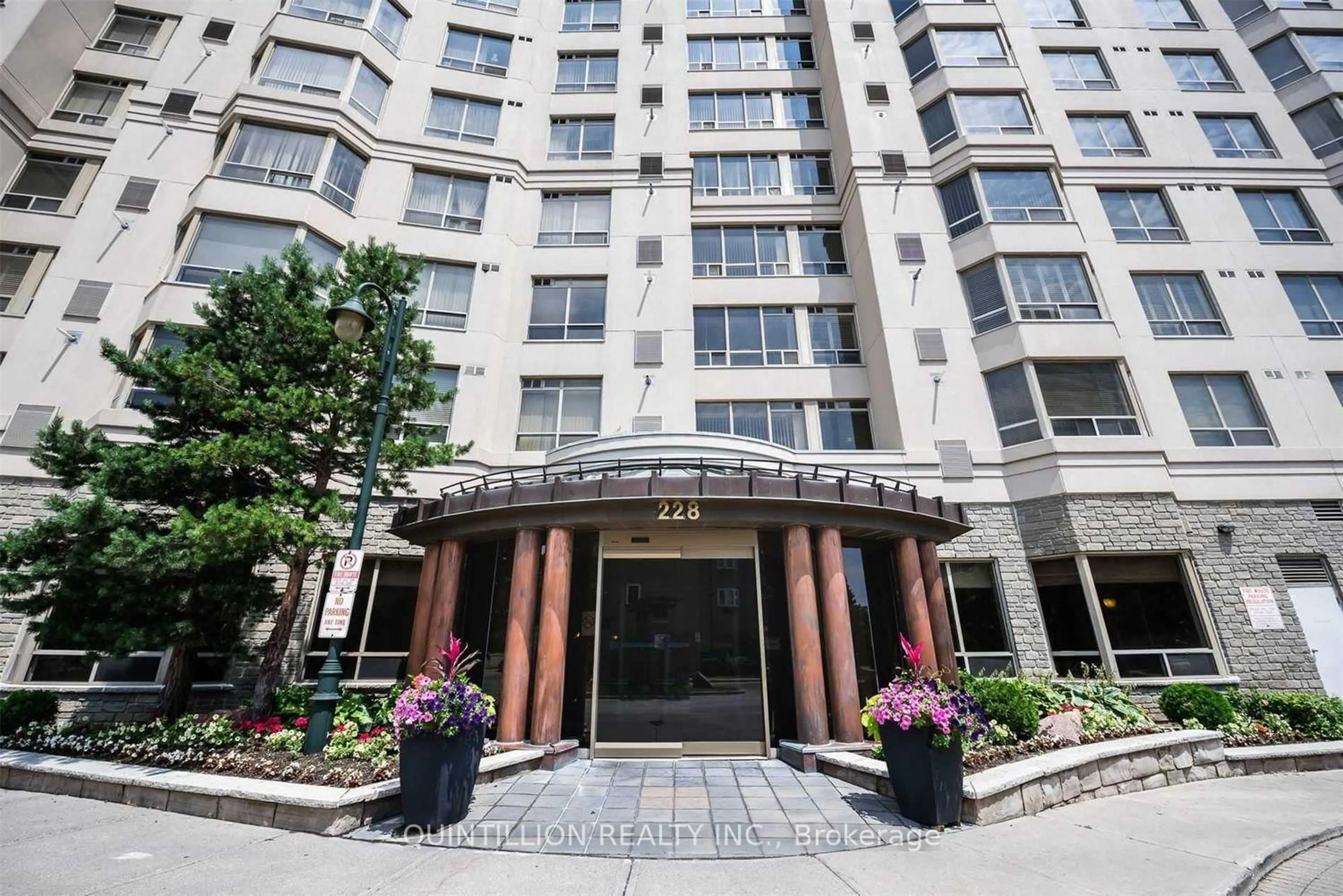 Indoor foyer for 228 Bonis Ave #2505, Toronto Ontario M1T 3W4