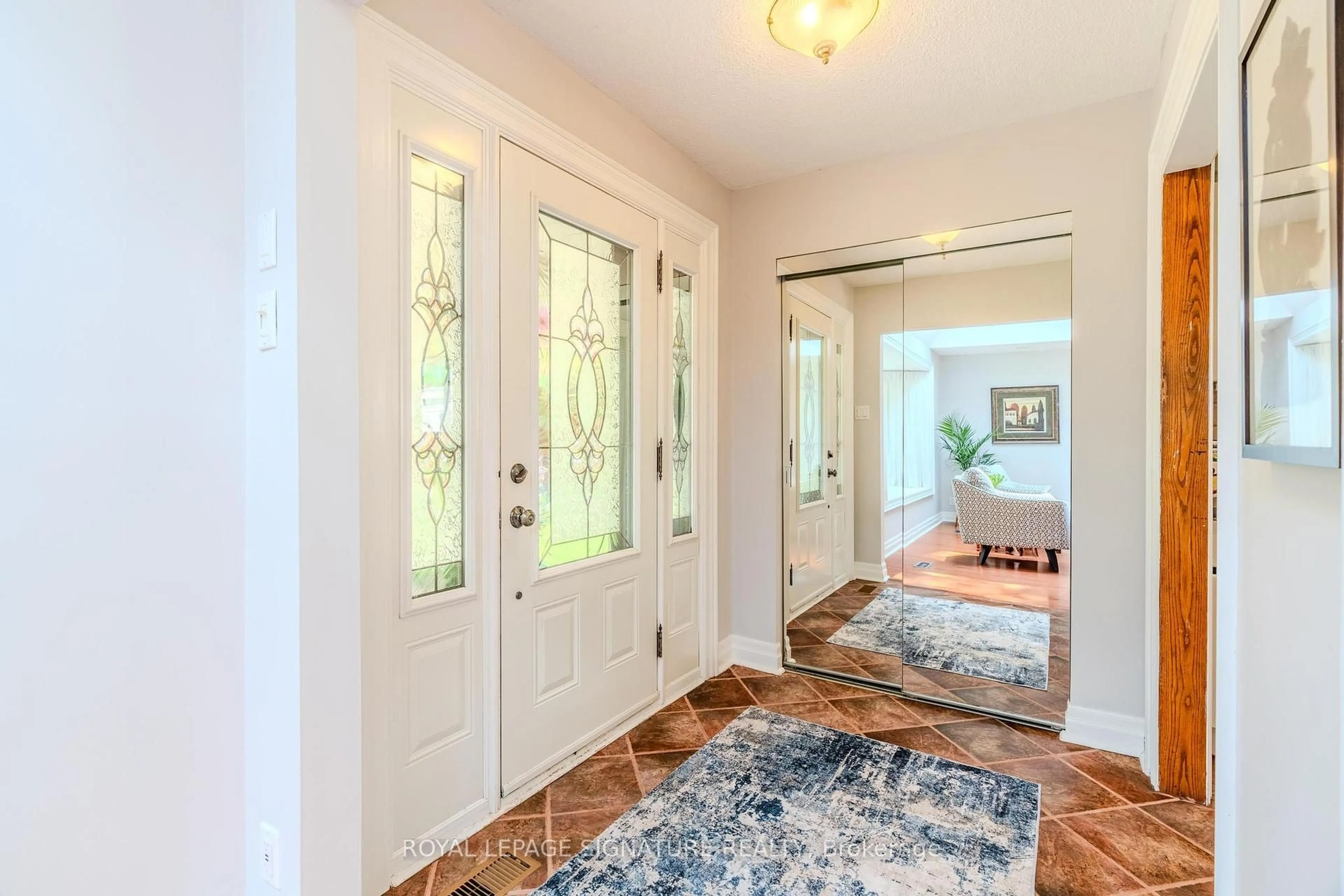 Indoor entryway for 1425 Old Forest Rd, Pickering Ontario L1V 1N8