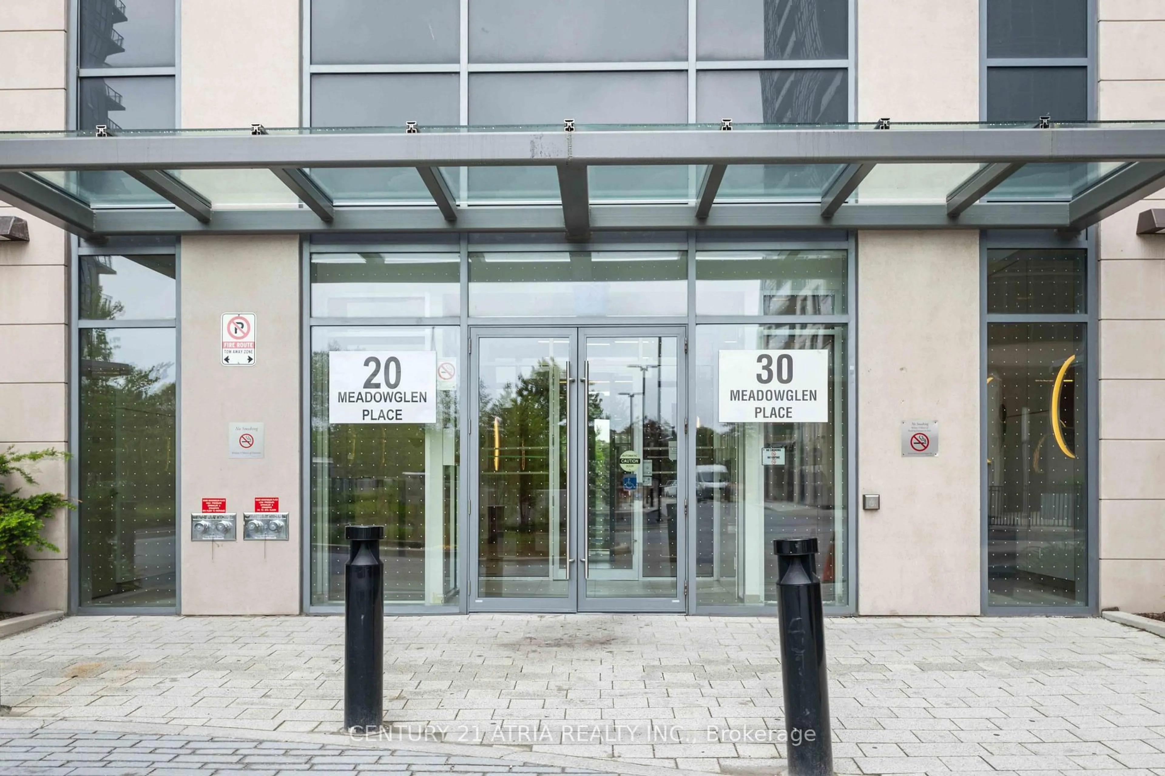 Indoor foyer for 20 Meadowglen Pl #2107, Toronto Ontario M1G 0A9