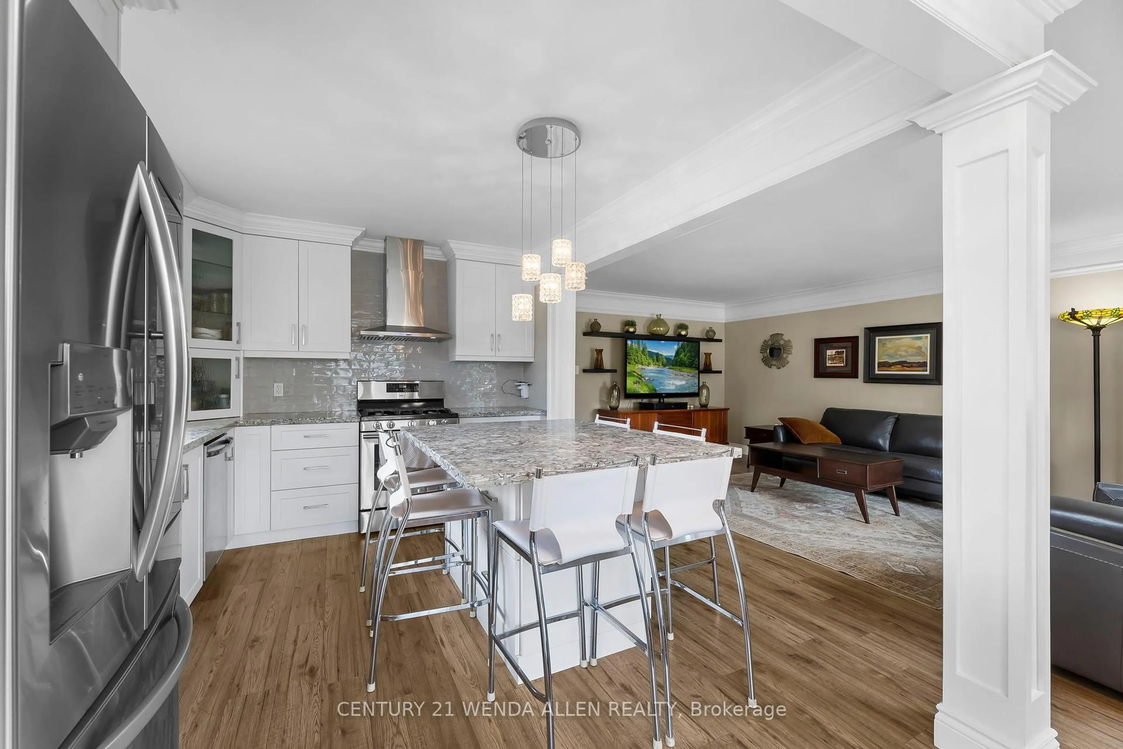 Open concept kitchen, ceramic/tile floor for 804 Beech St, Whitby Ontario L1N 3B7
