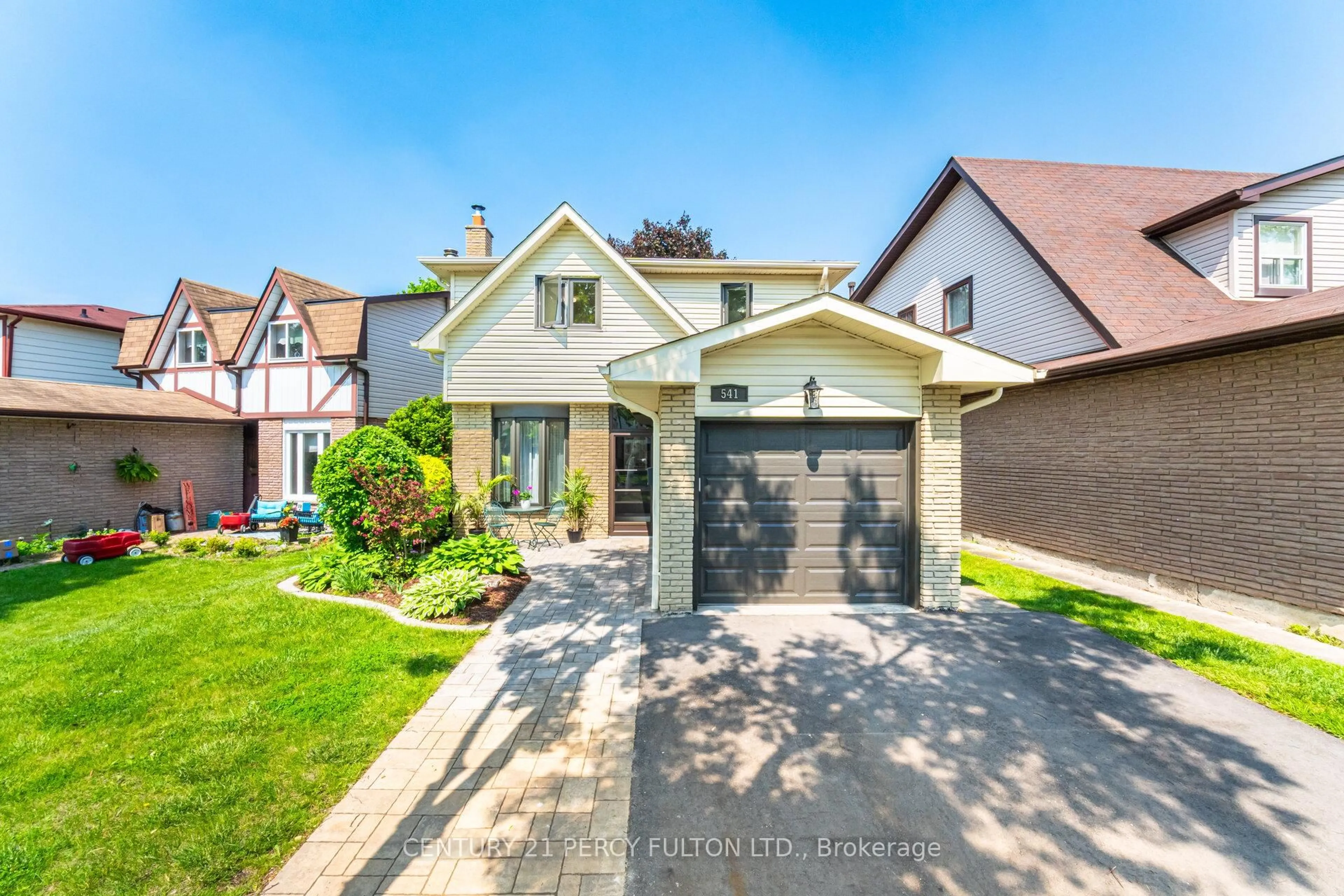Home with brick exterior material, street for 541 Creekview Circ, Pickering Ontario L1W 2Z9